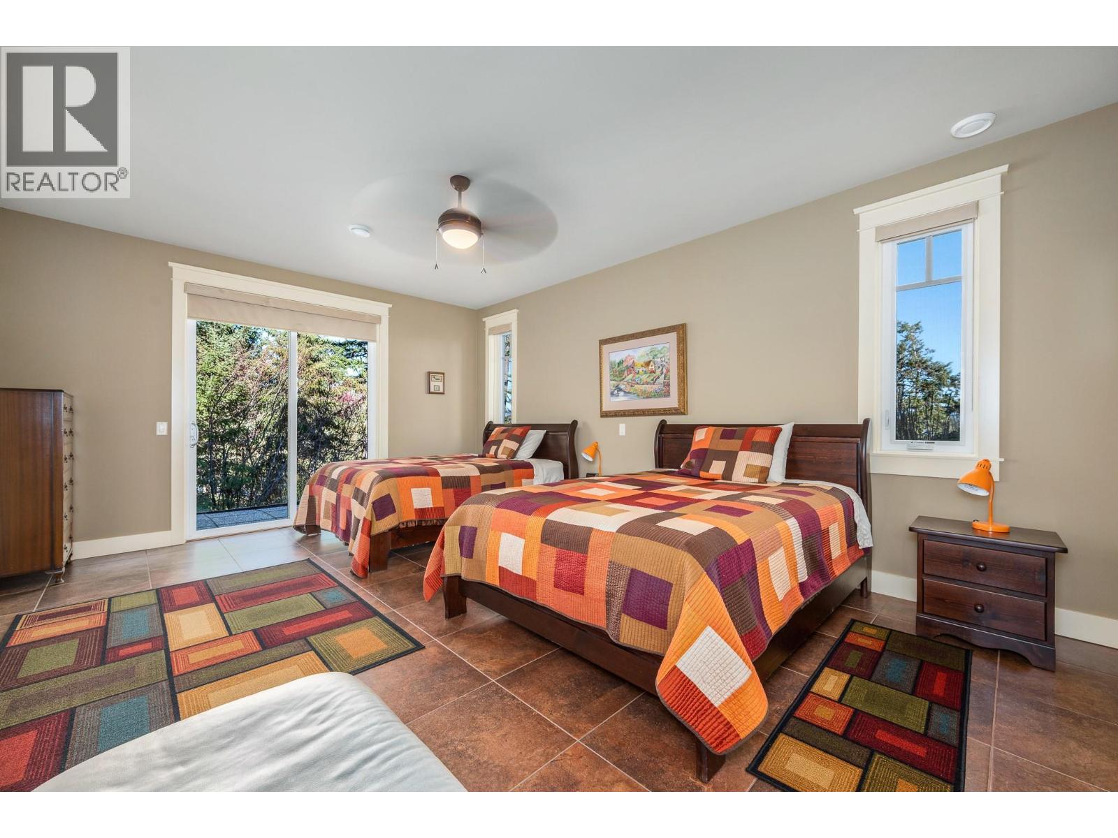 532 Falcon Point Way Property Photo 45