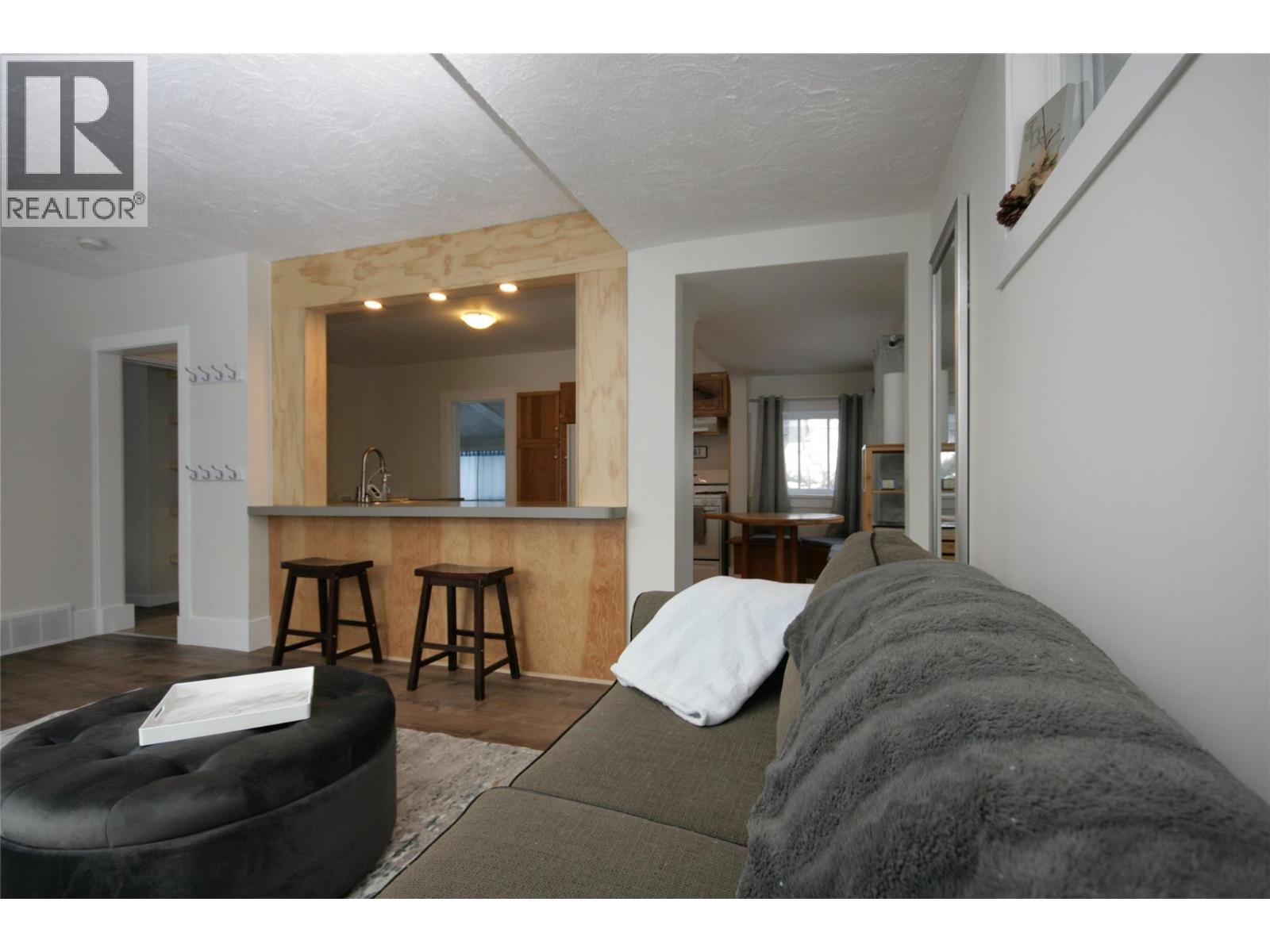 960 Nicola Street Property Photo 13