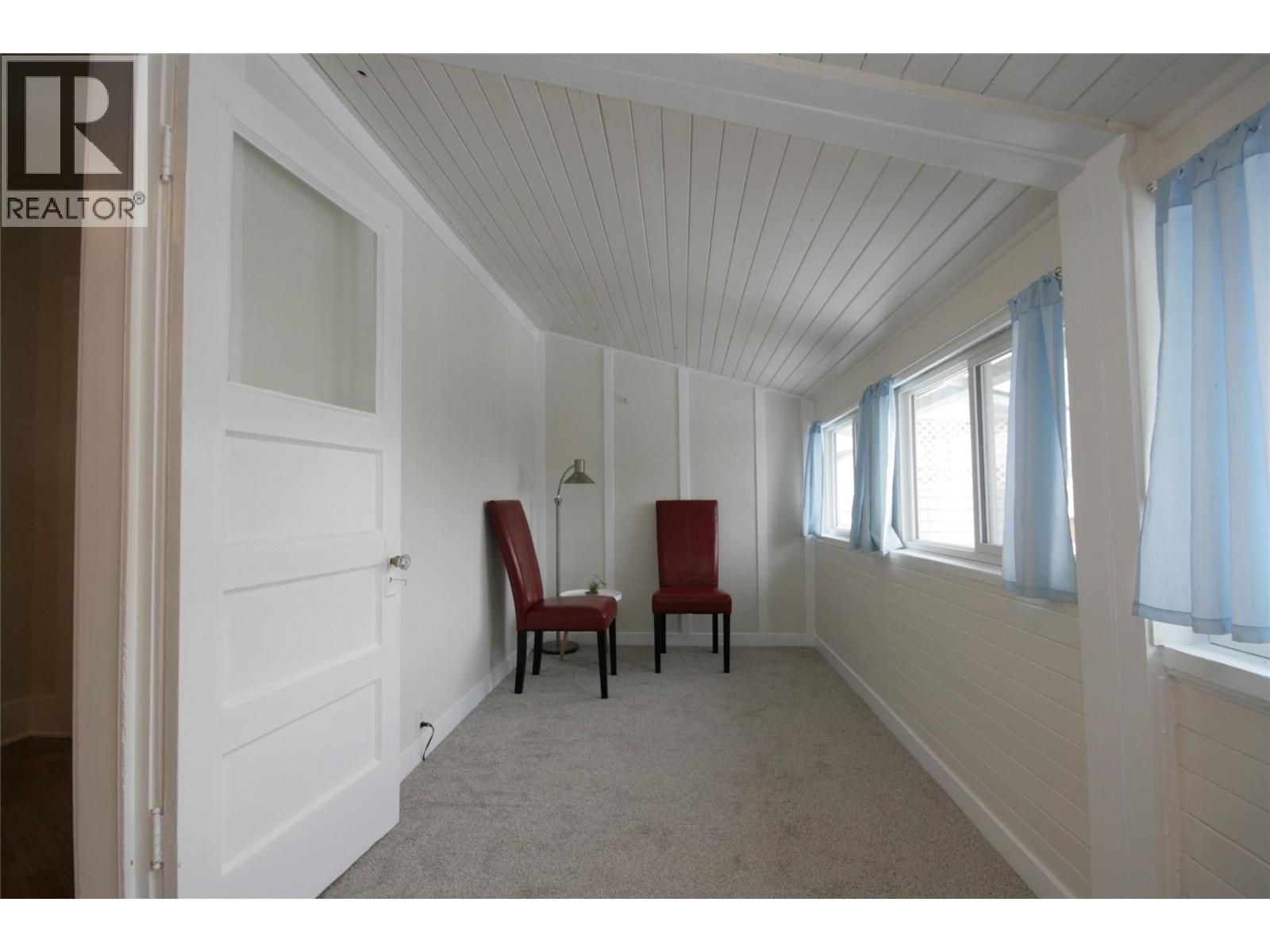 960 Nicola Street Property Photo 18