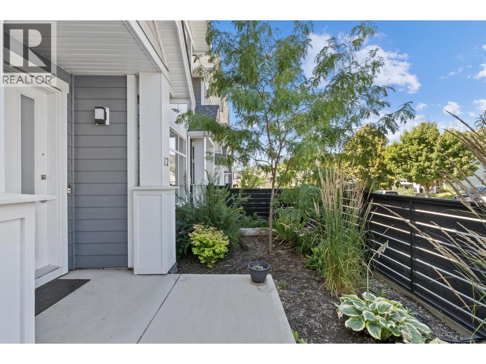 115 Wyndham Crescent Unit# 12 Property Photo 3