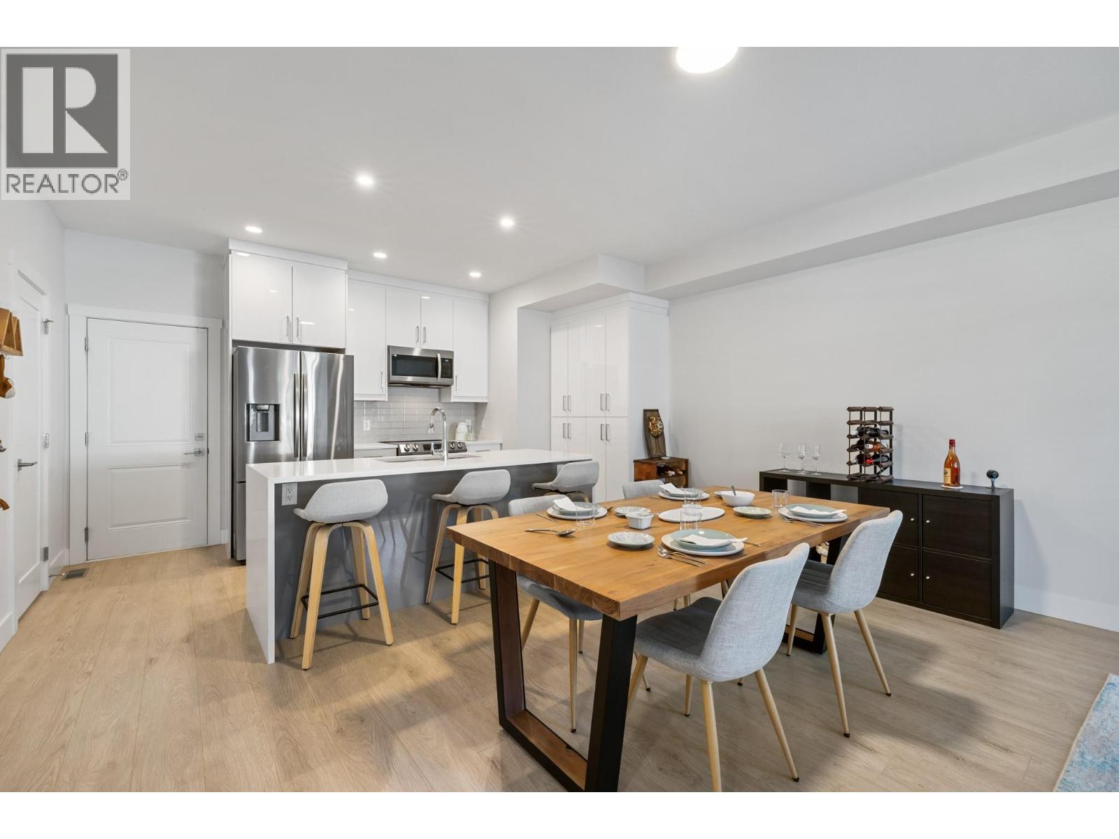115 Wyndham Crescent Unit# 12 Property Photo 6