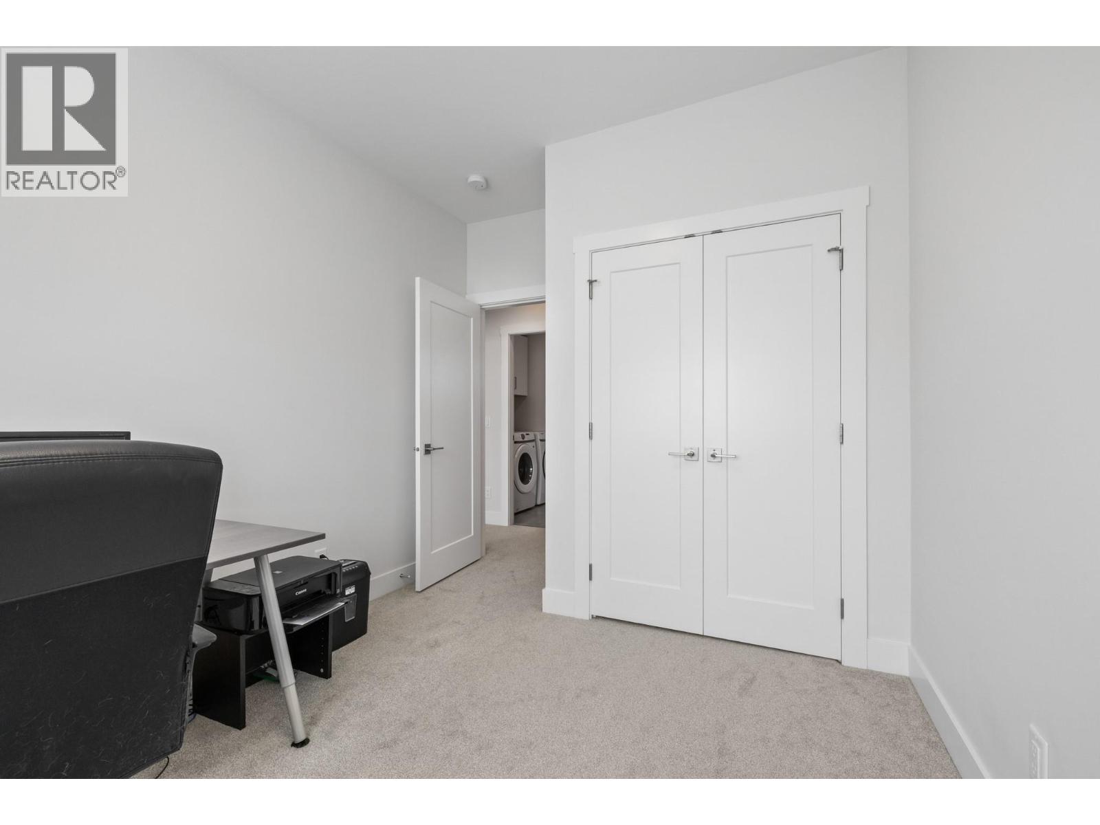 115 Wyndham Crescent Unit# 12 Property Photo 12