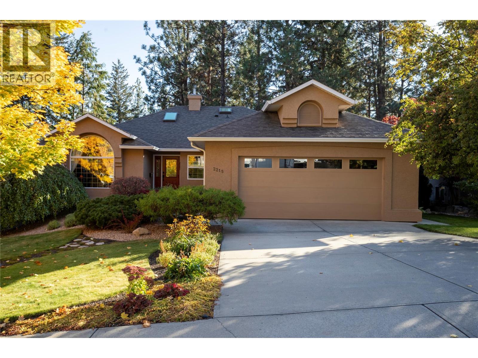 2215 Shannon Woods Place Property Photo 1