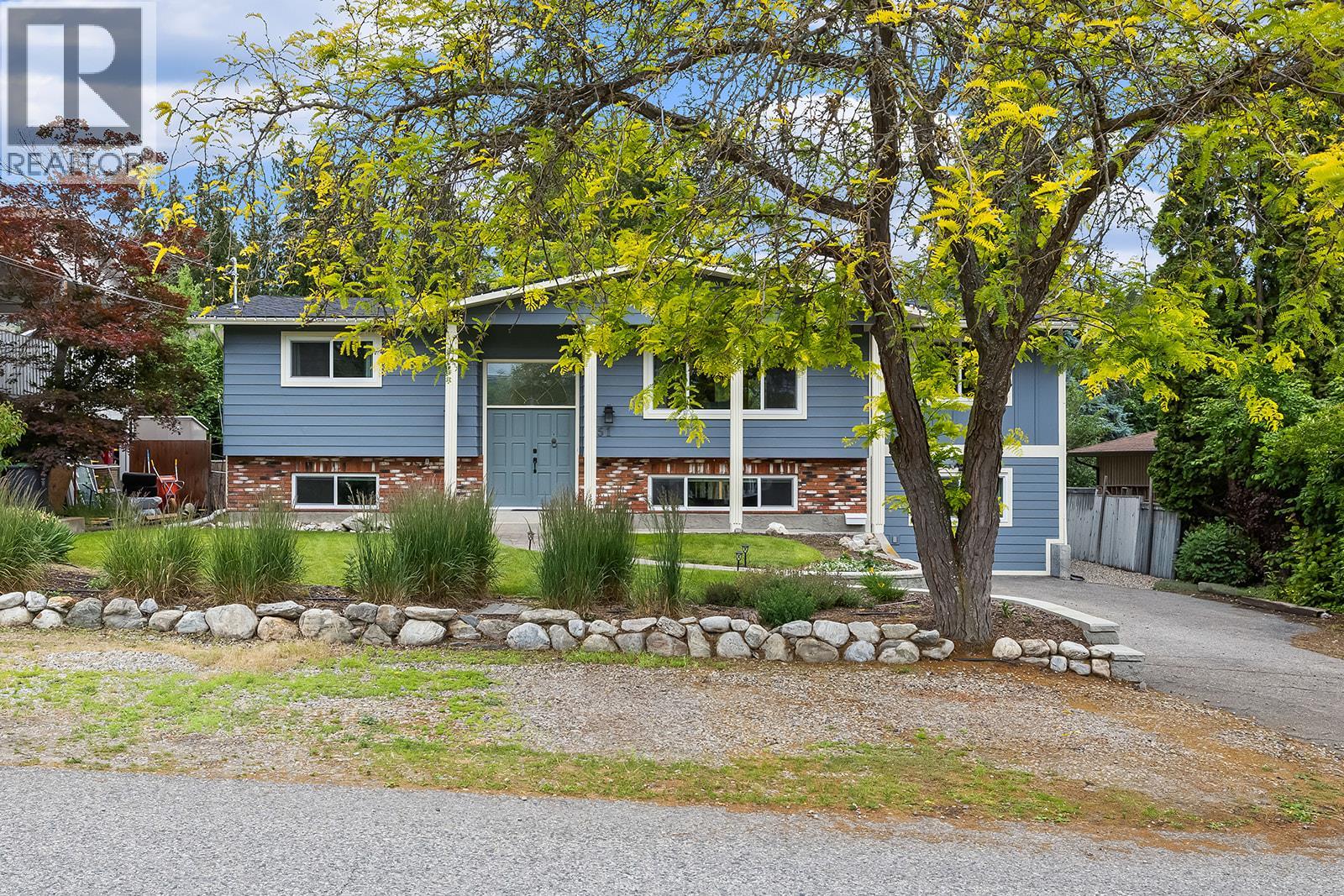 851 Hammer Avenue Property Photo 2