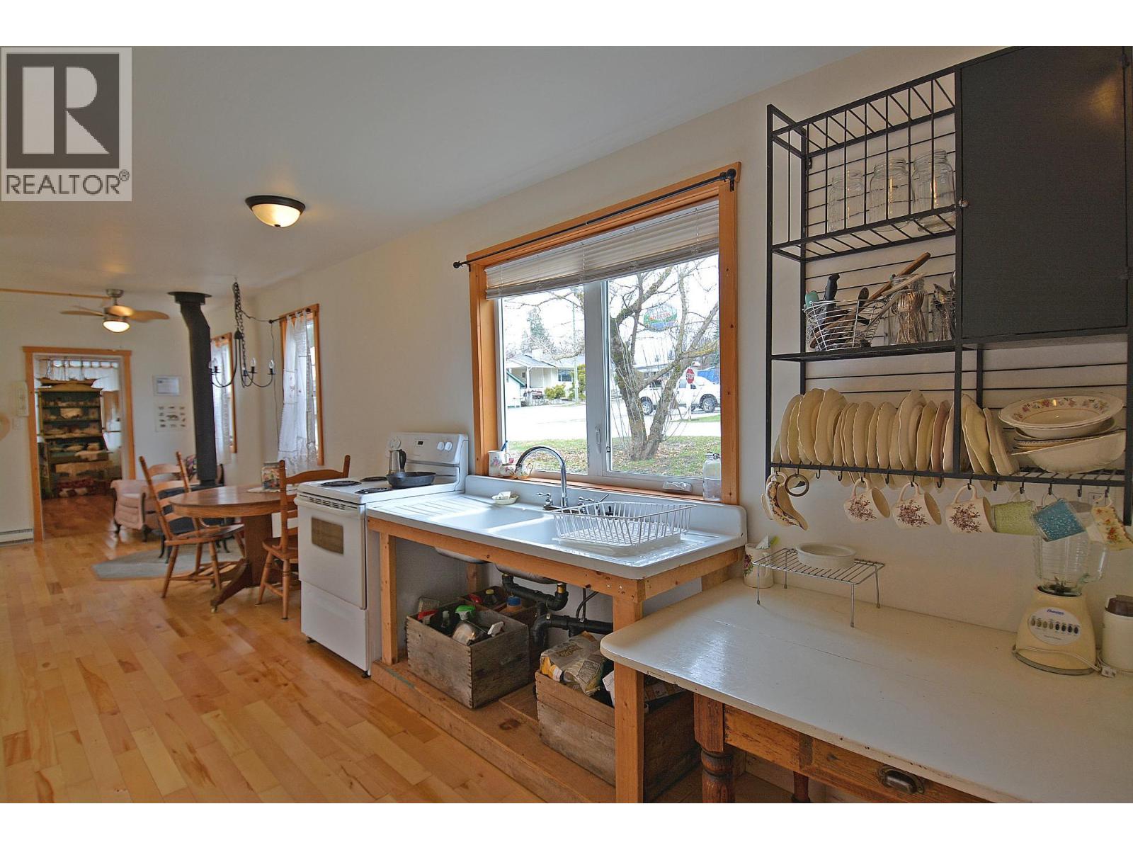 124 Lake Avenue Property Photo 14
