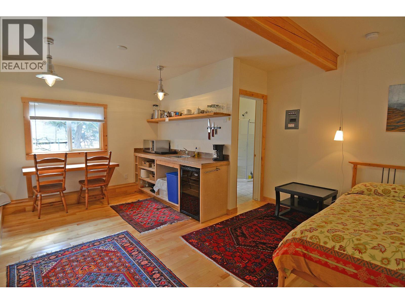 124 Lake Avenue Property Photo 32