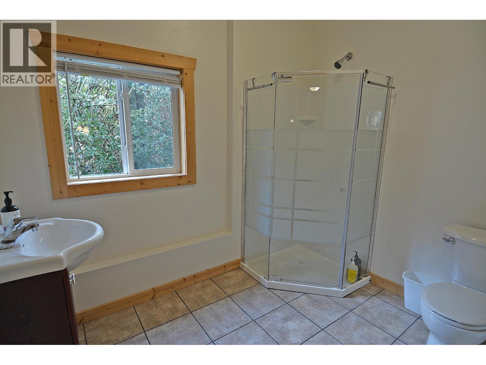 124 Lake Avenue Property Photo 34