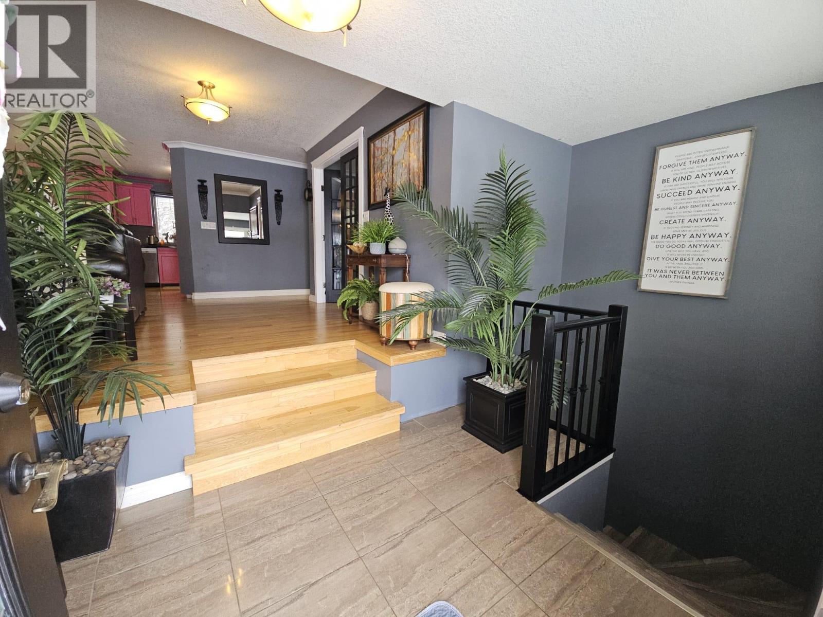 4709 45 Street Ne Property Photo 6