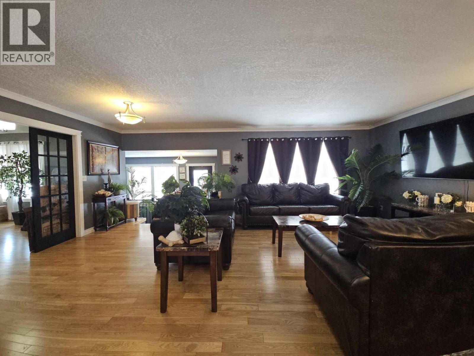 4709 45 Street Ne Property Photo 11