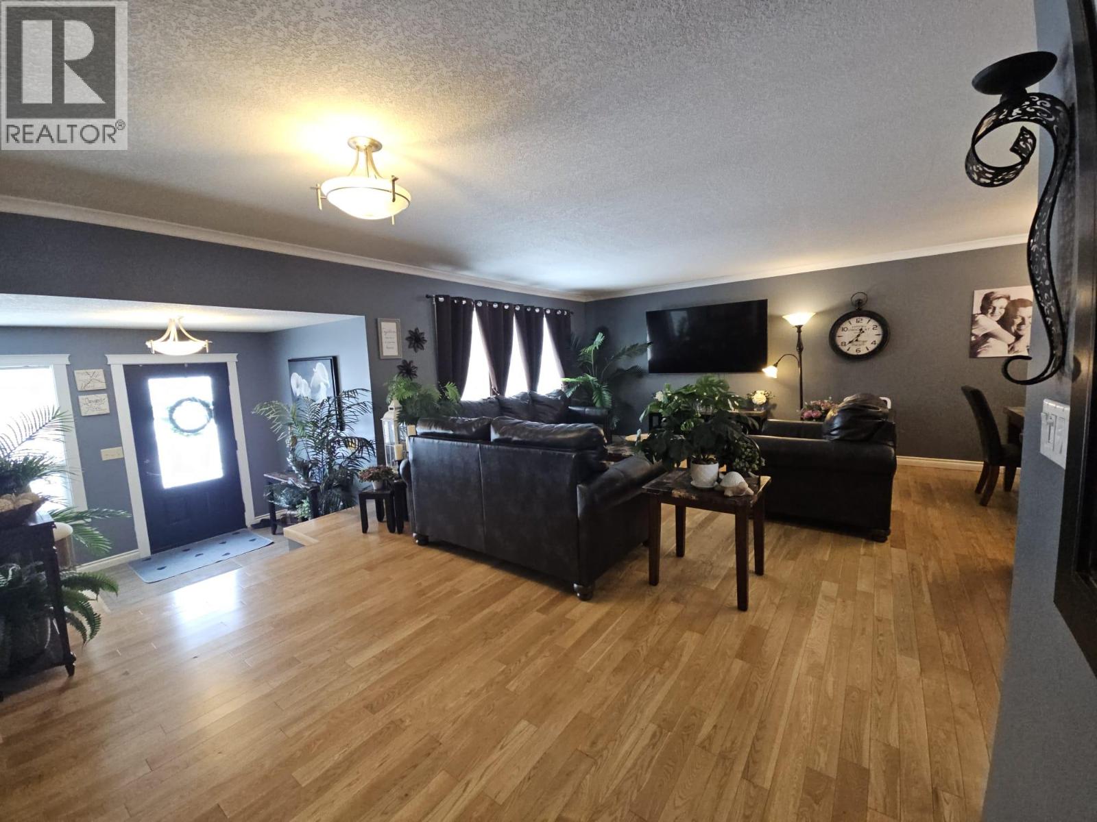4709 45 Street Ne Property Photo 16
