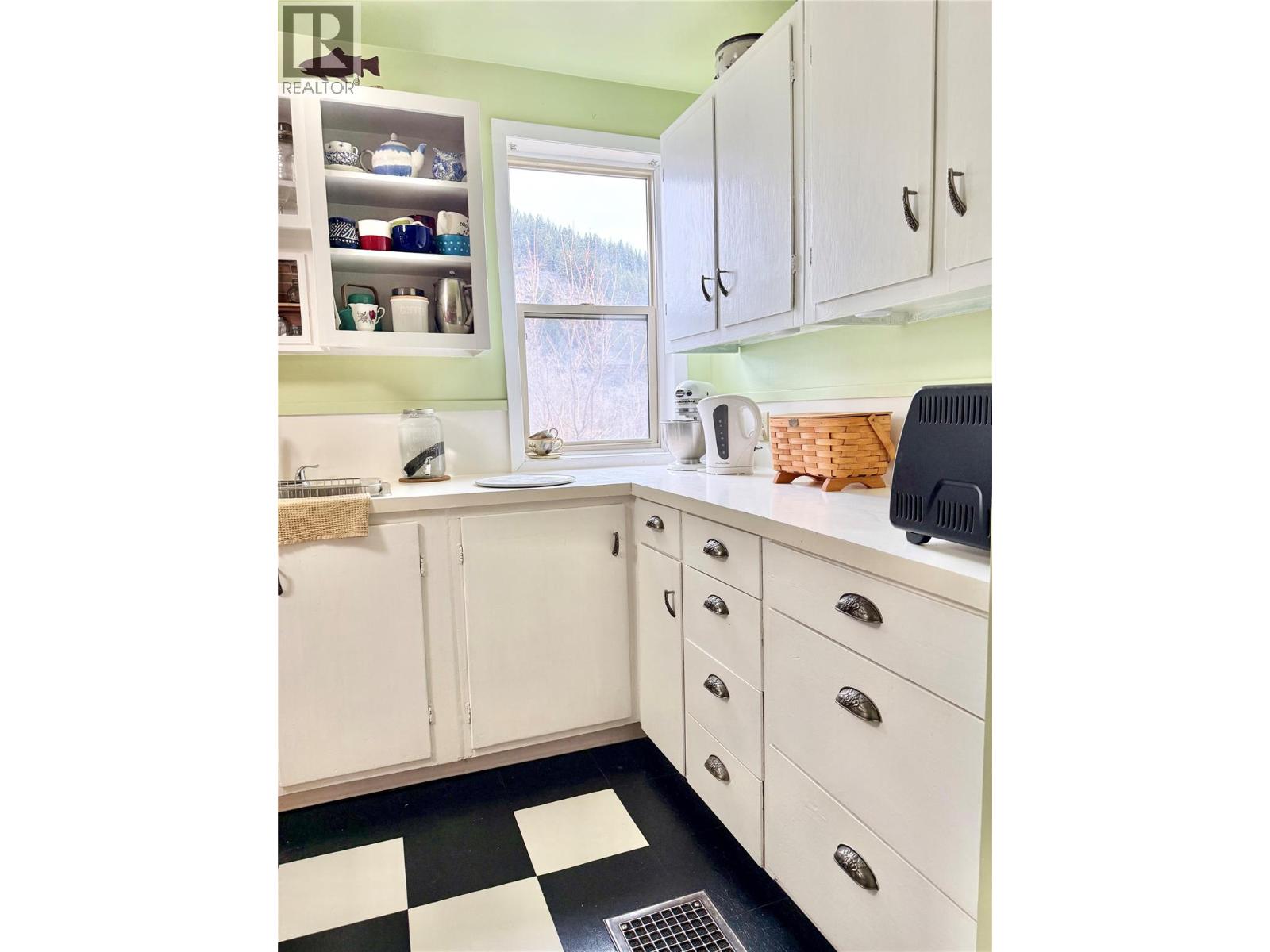 267 Long Lake Avenue Property Photo 15