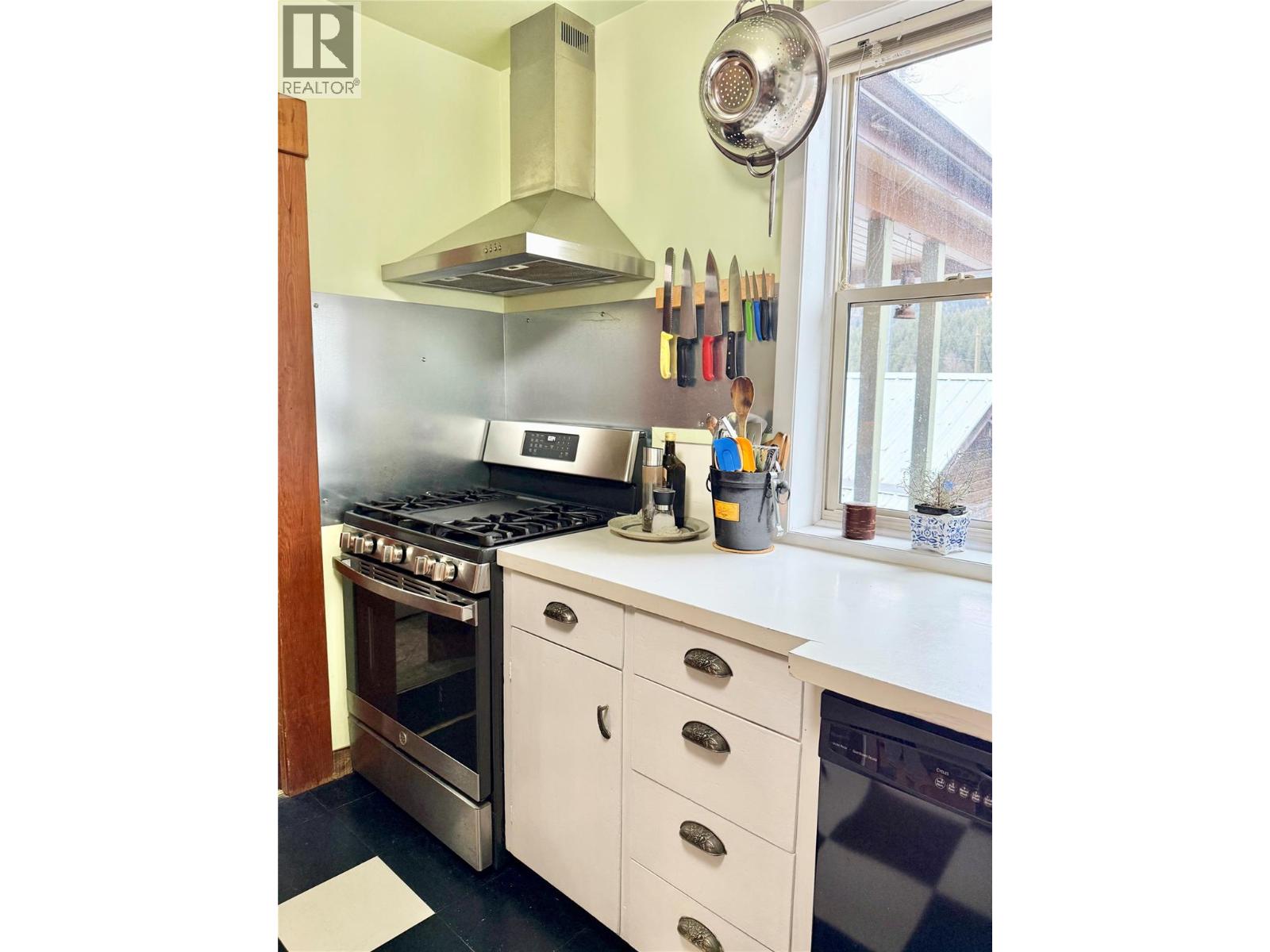 267 Long Lake Avenue Property Photo 17
