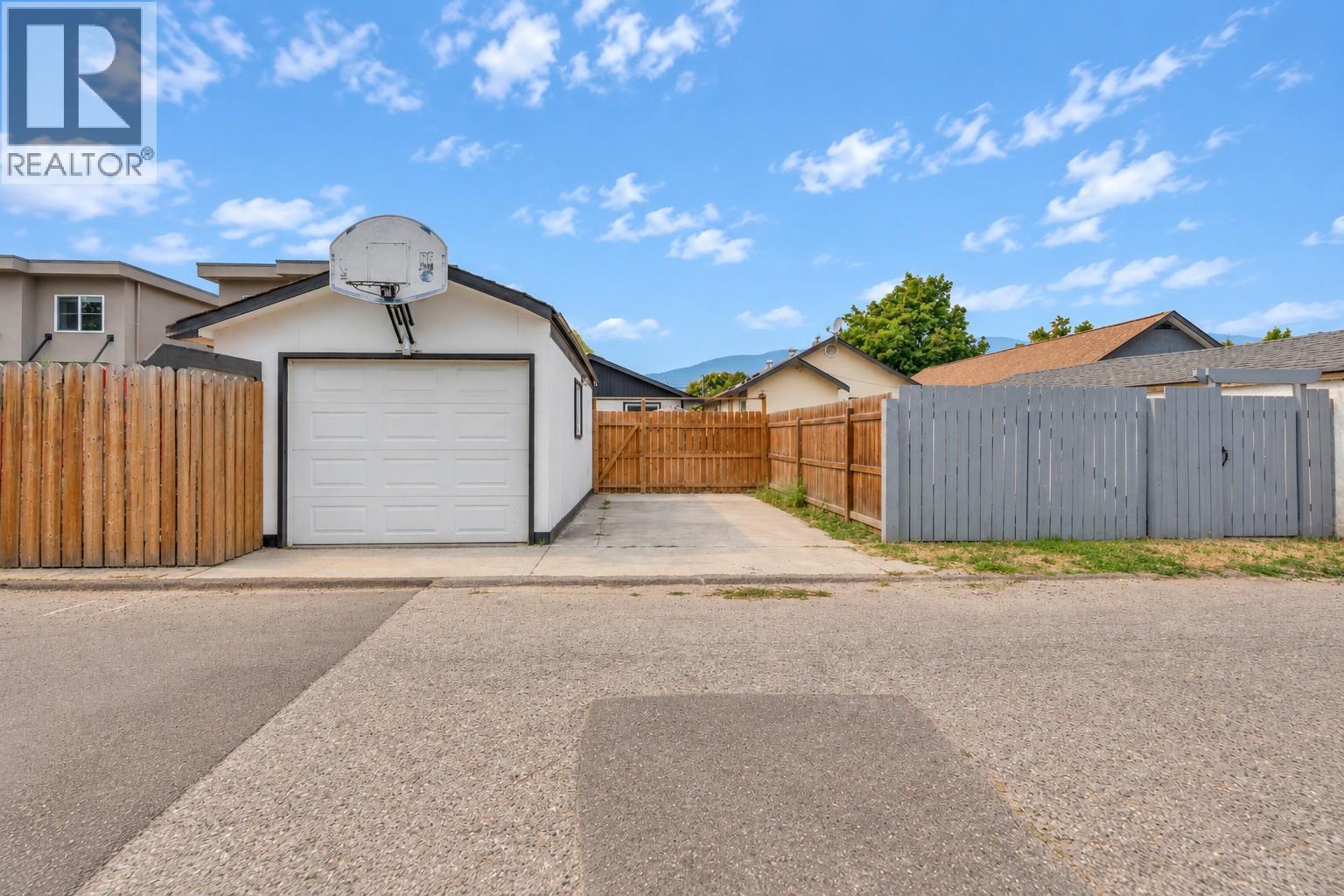 448 Caribou Street Property Photo 37