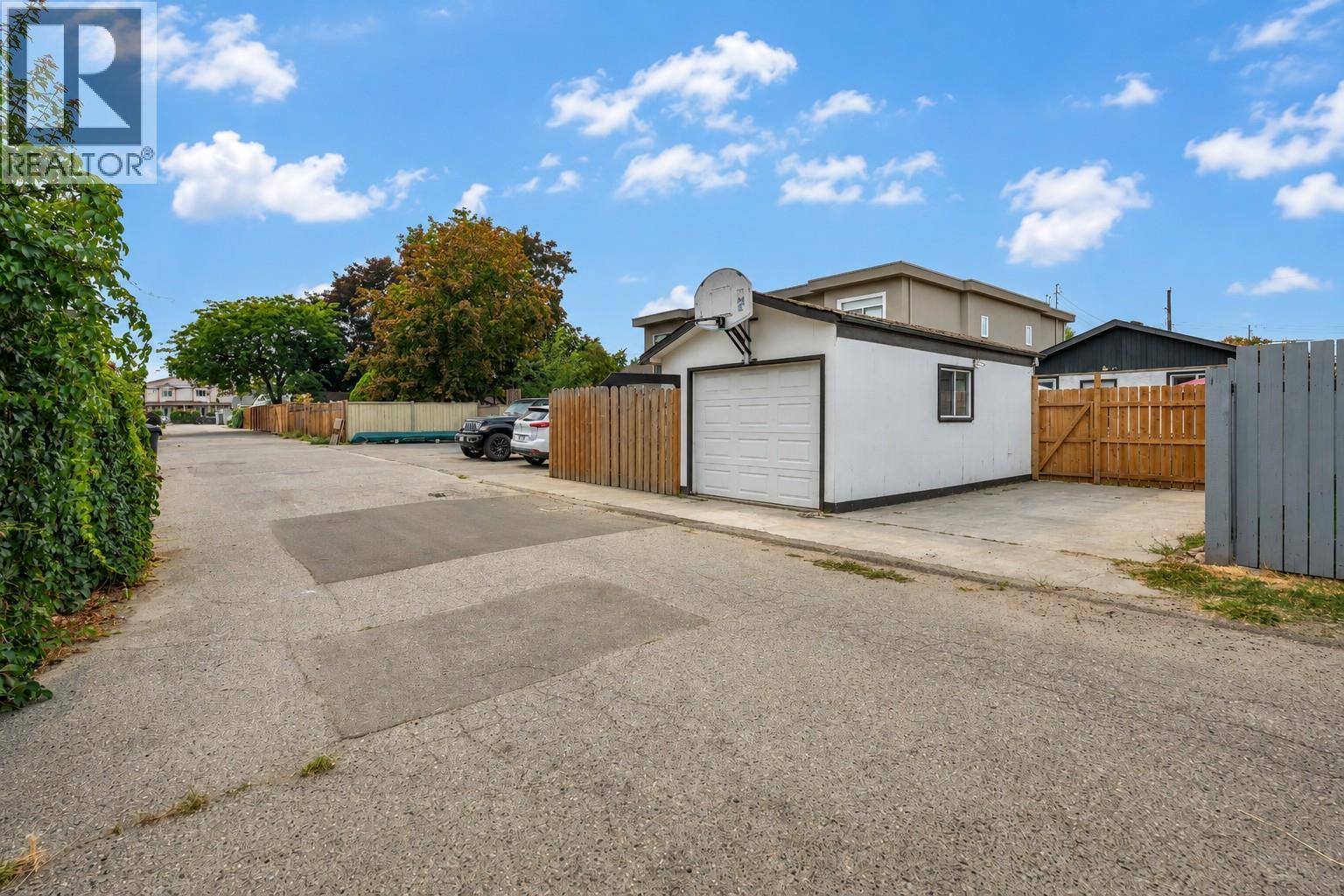 448 Caribou Street Property Photo 38