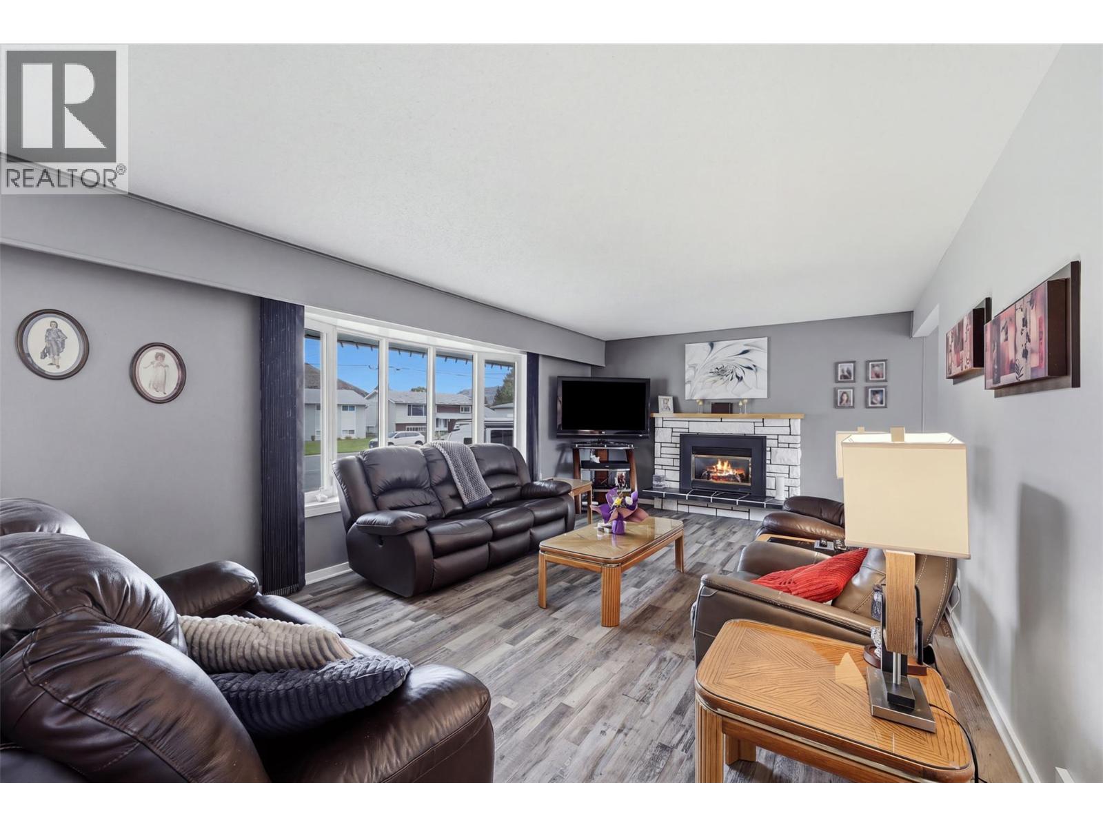 851 Sumac Place Property Photo 11