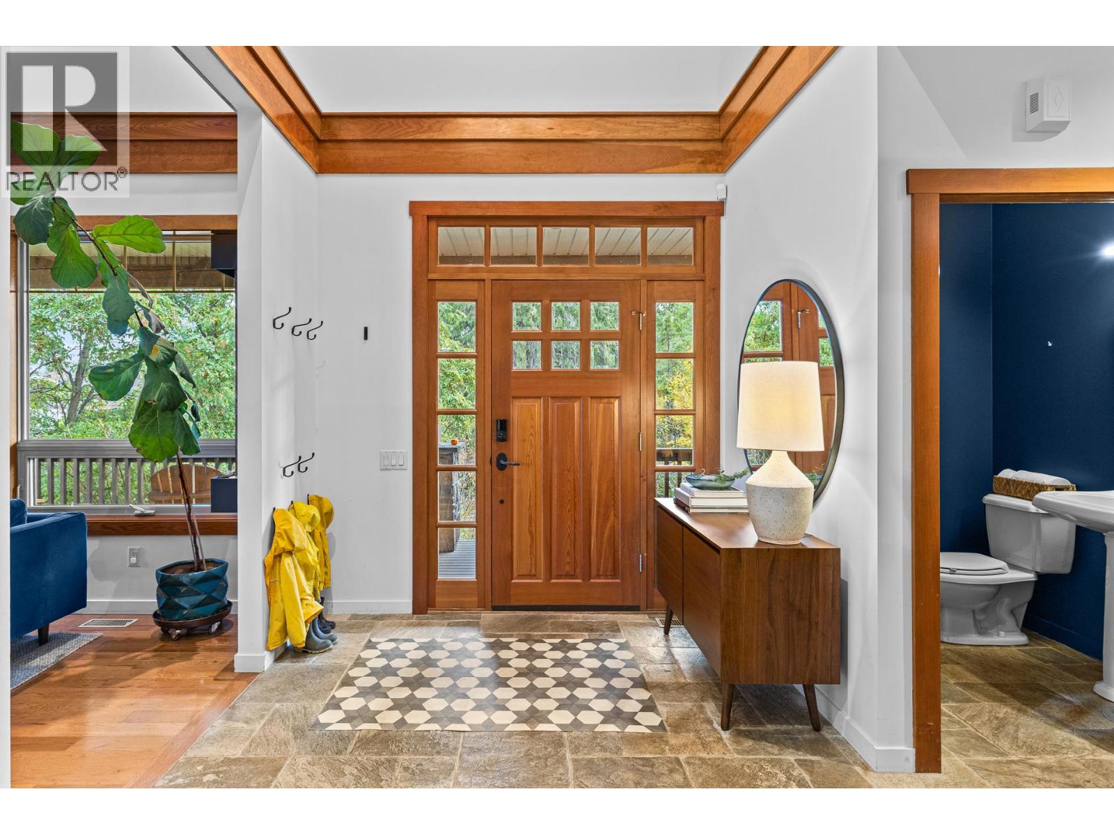 478 Okaview Road Property Photo 4
