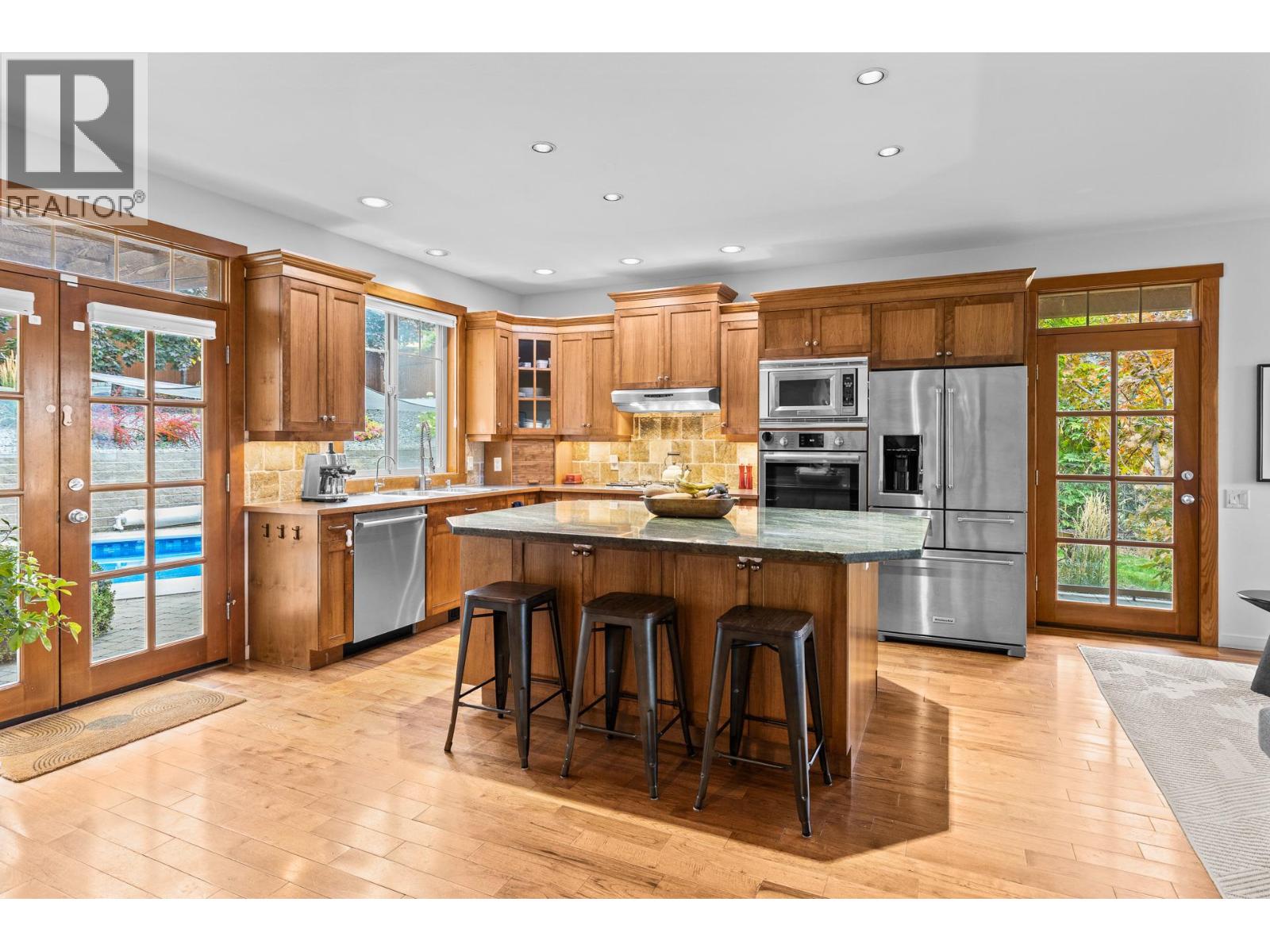 478 Okaview Road Property Photo 14
