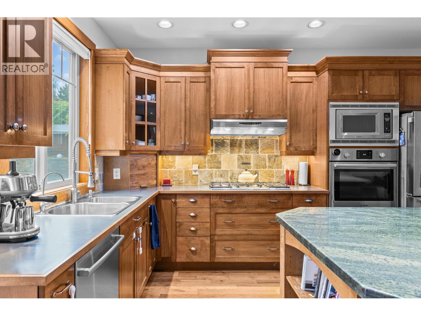 478 Okaview Road Property Photo 15