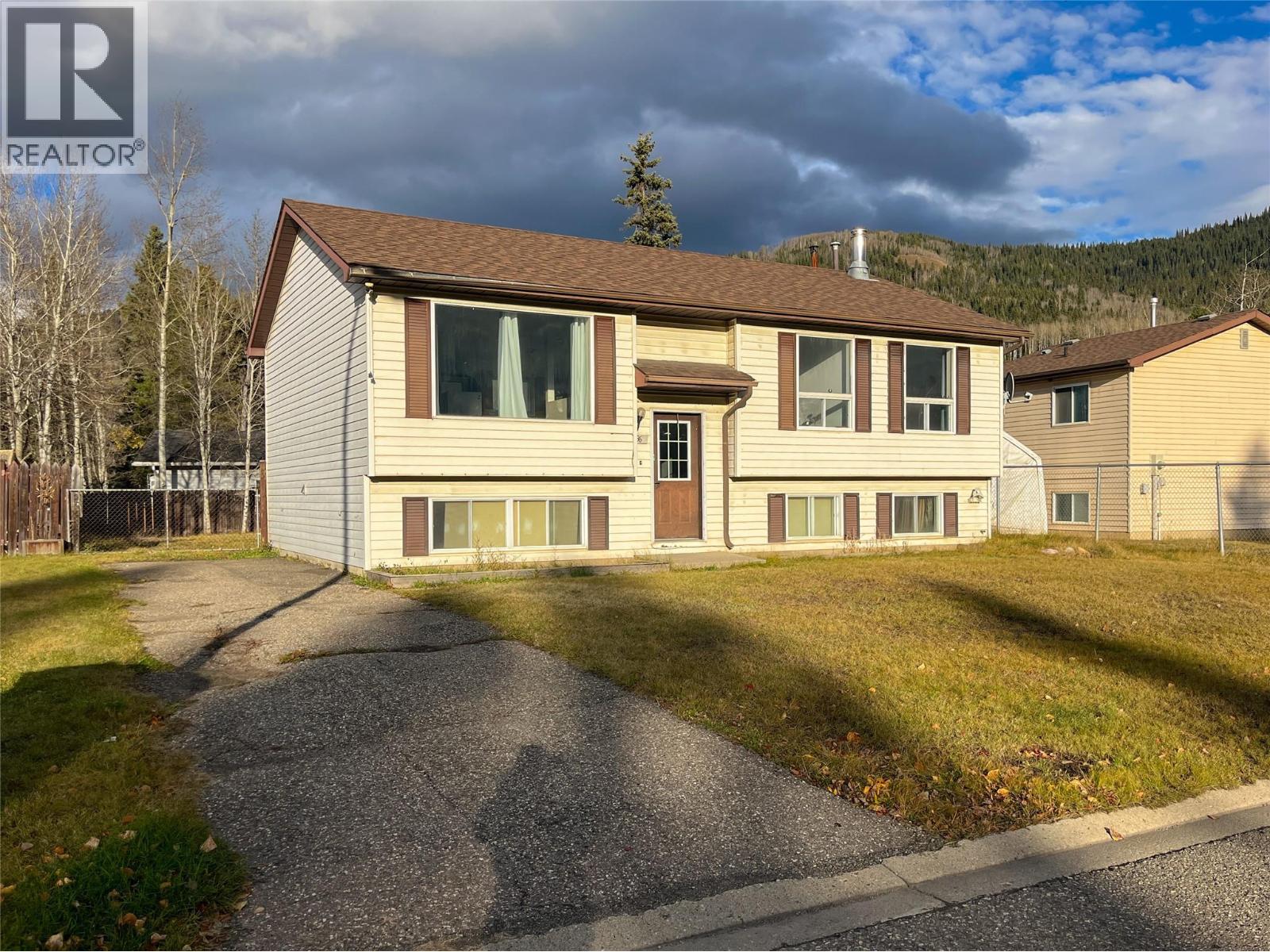 36 Kiskatinaw Place Property Photo 1