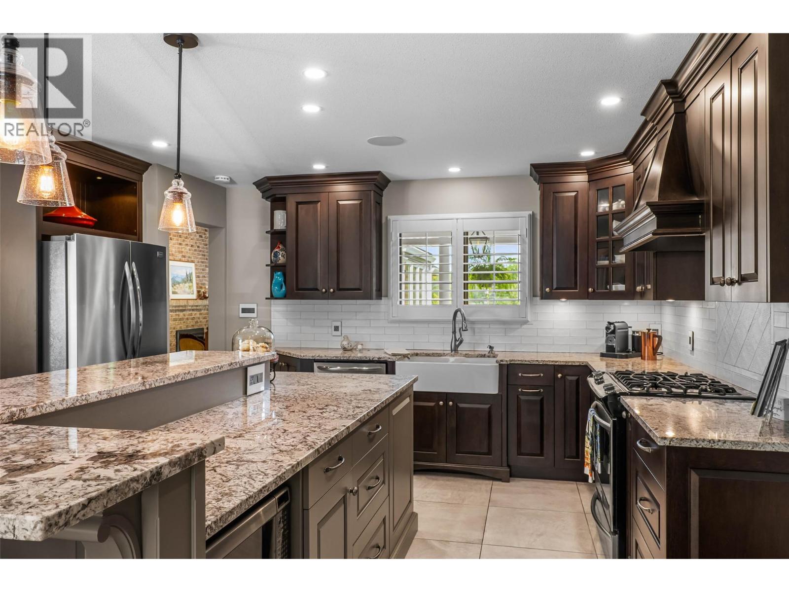6450 Meadowland Crescent S Property Photo 13