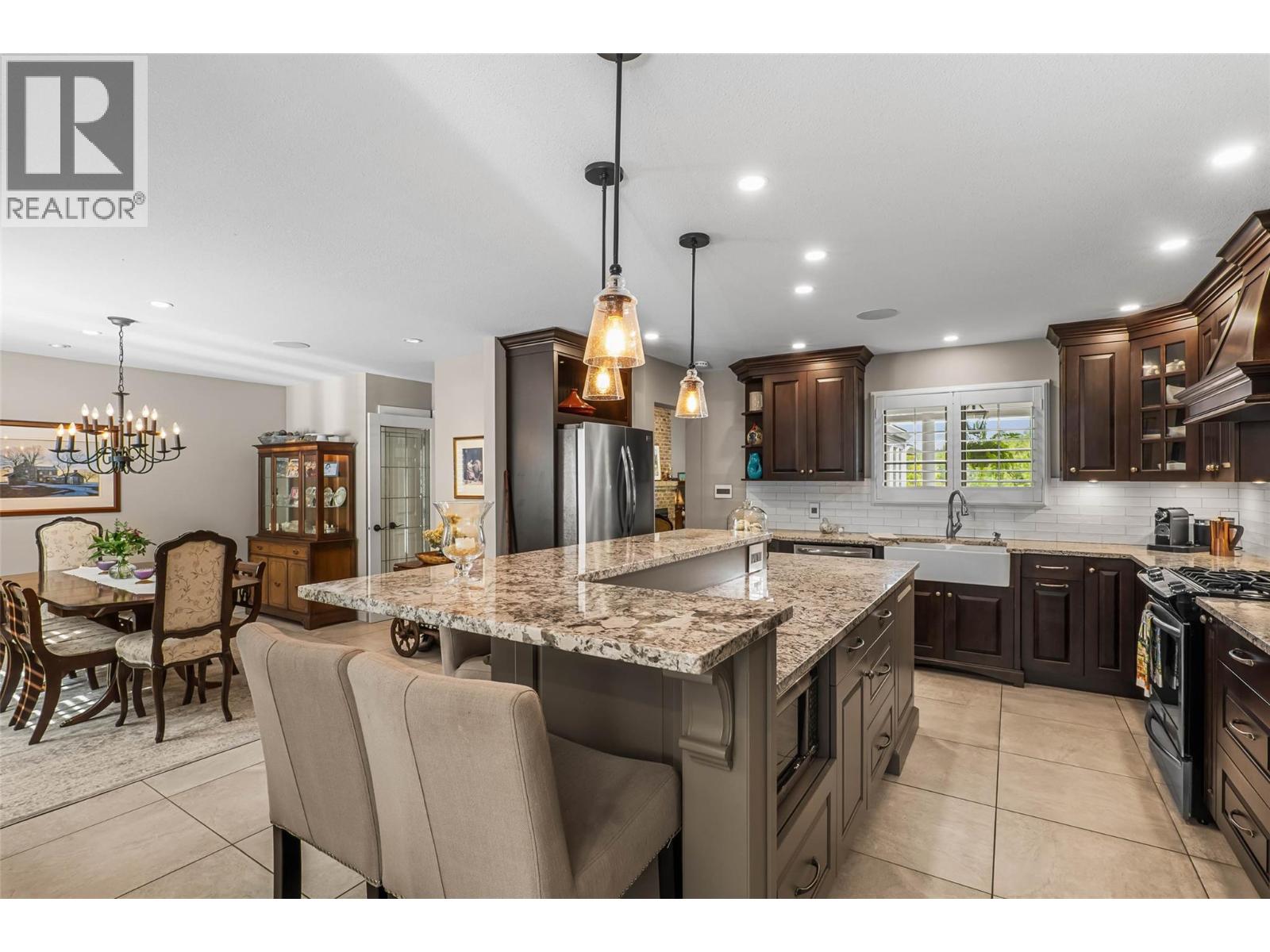 6450 Meadowland Crescent S Property Photo 14