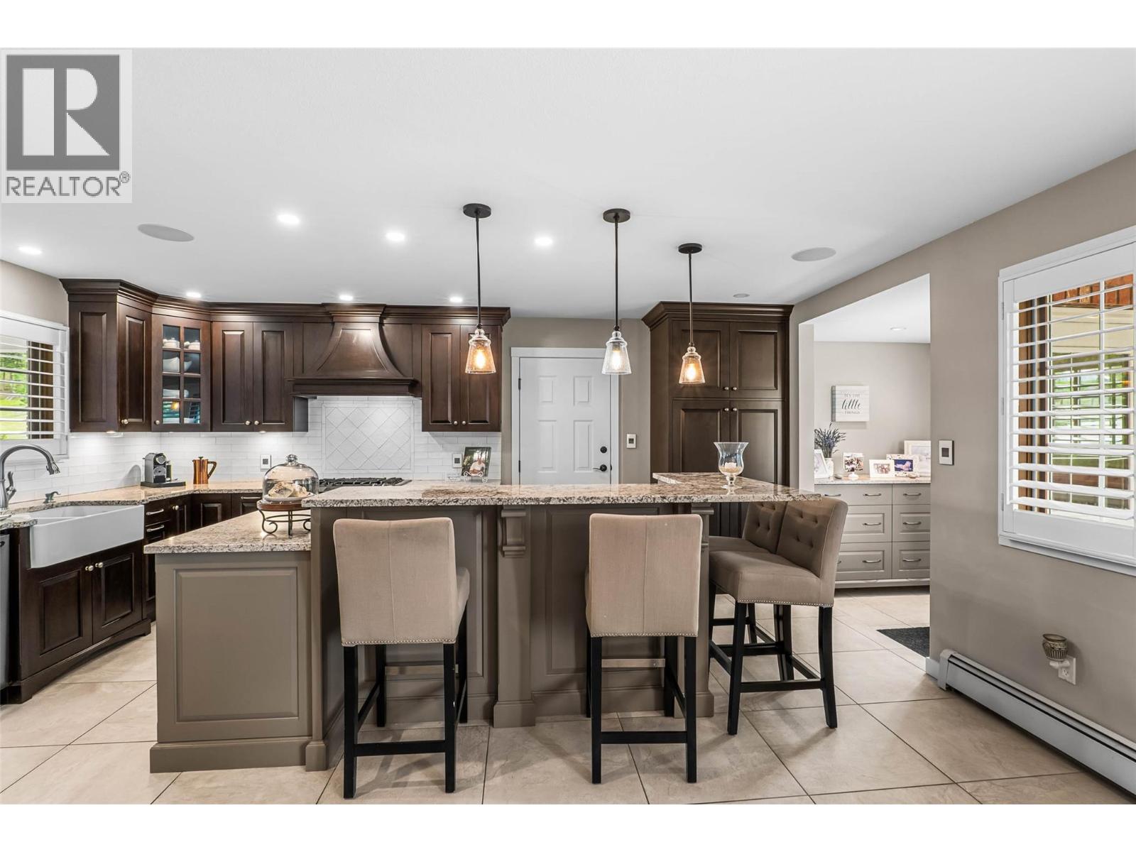6450 Meadowland Crescent S Property Photo 17