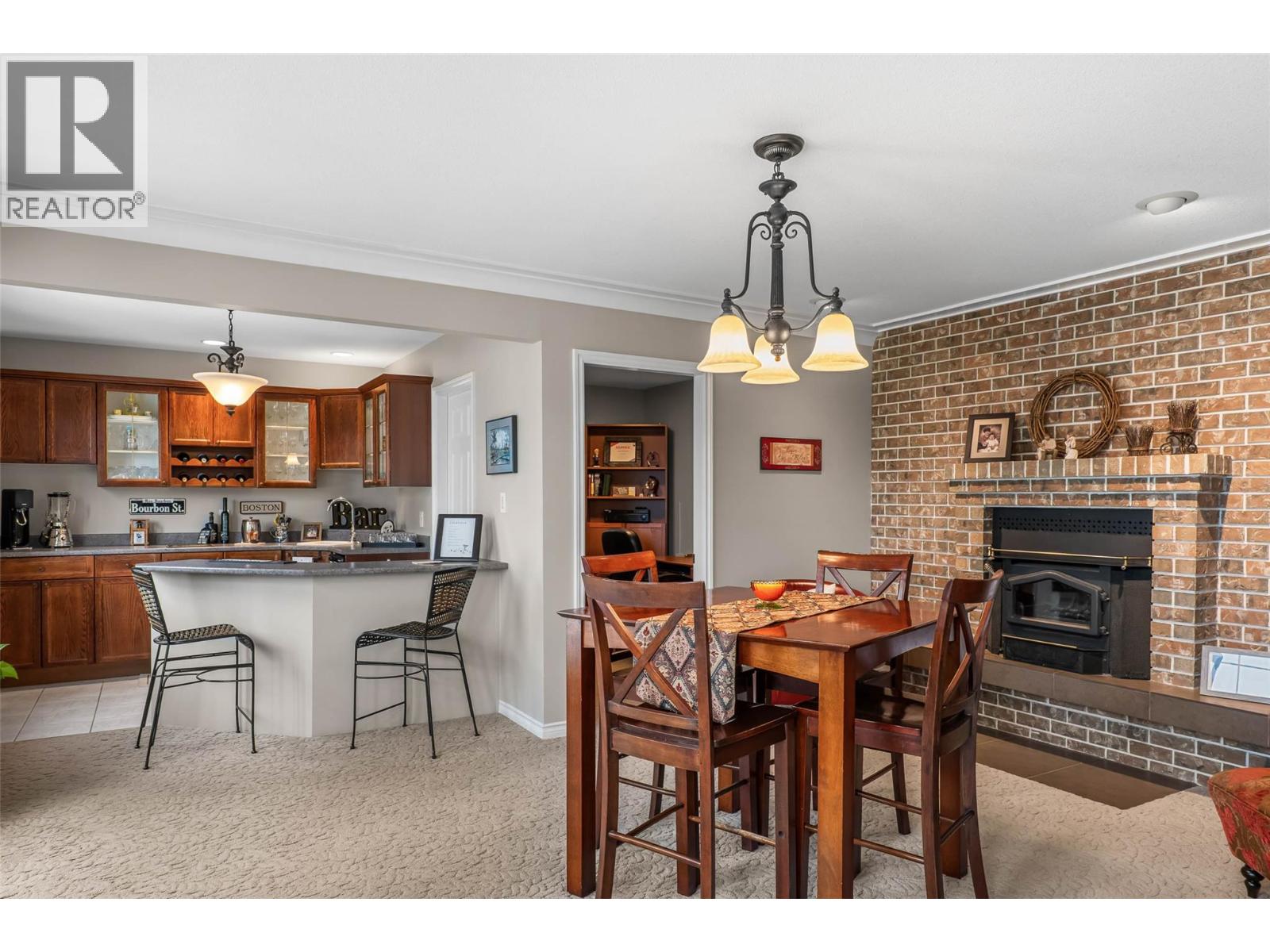 6450 Meadowland Crescent S Property Photo 31