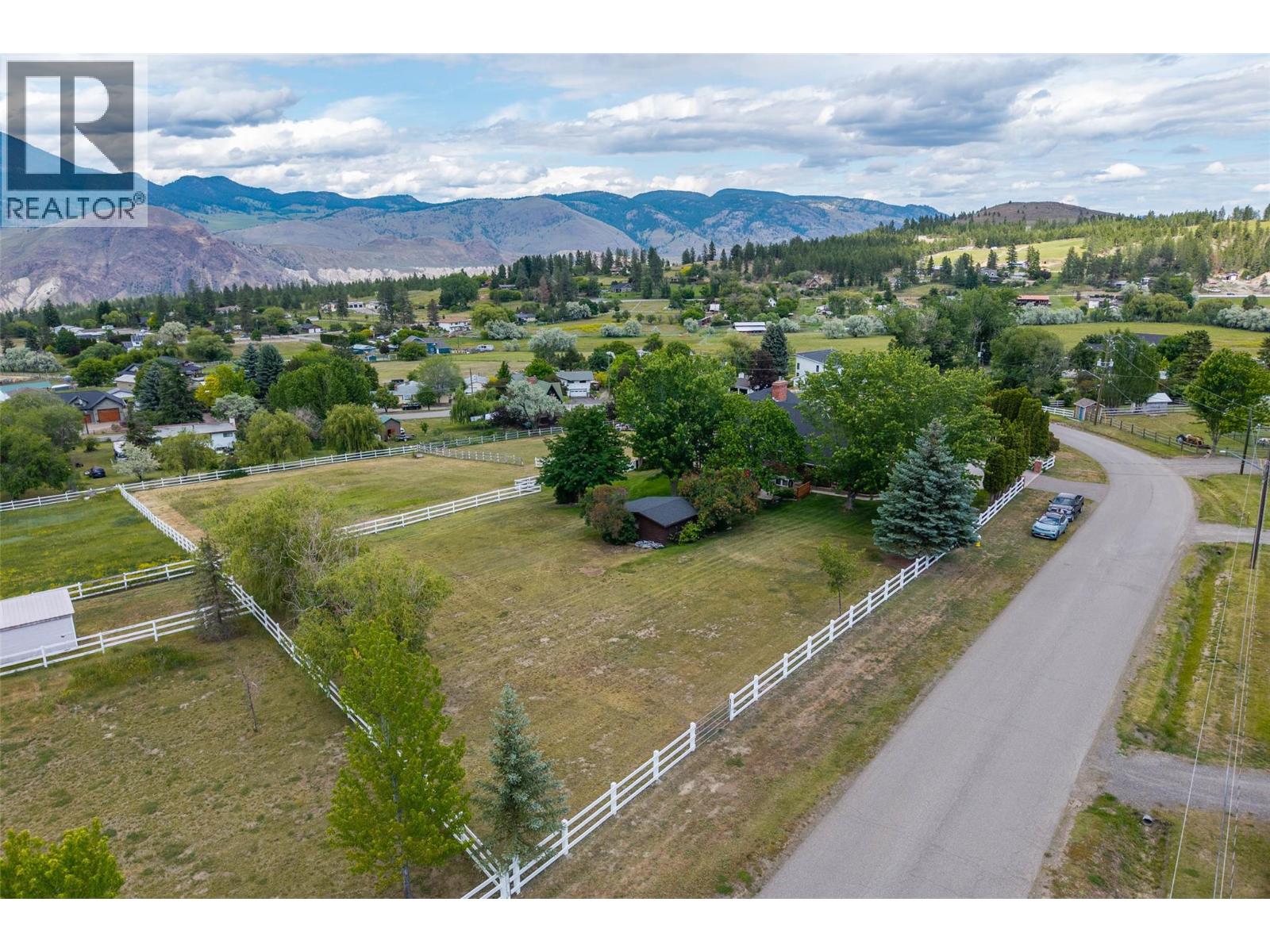 6450 Meadowland Crescent S Property Photo 56