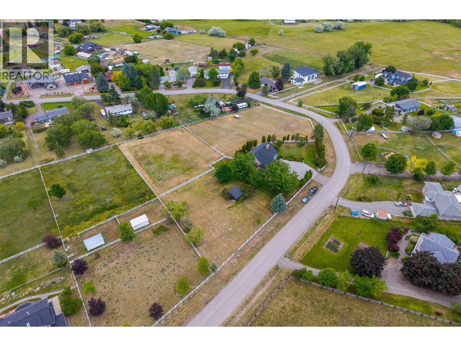6450 Meadowland Crescent S Property Photo 58