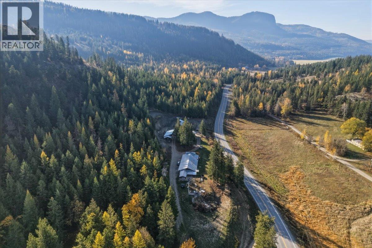 1880 Highway 6 Property Photo 4