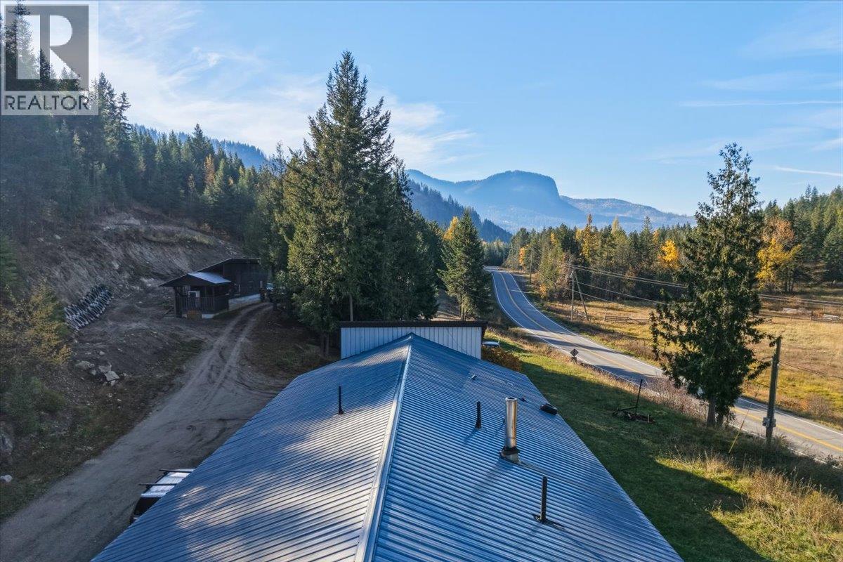 1880 Highway 6 Property Photo 8