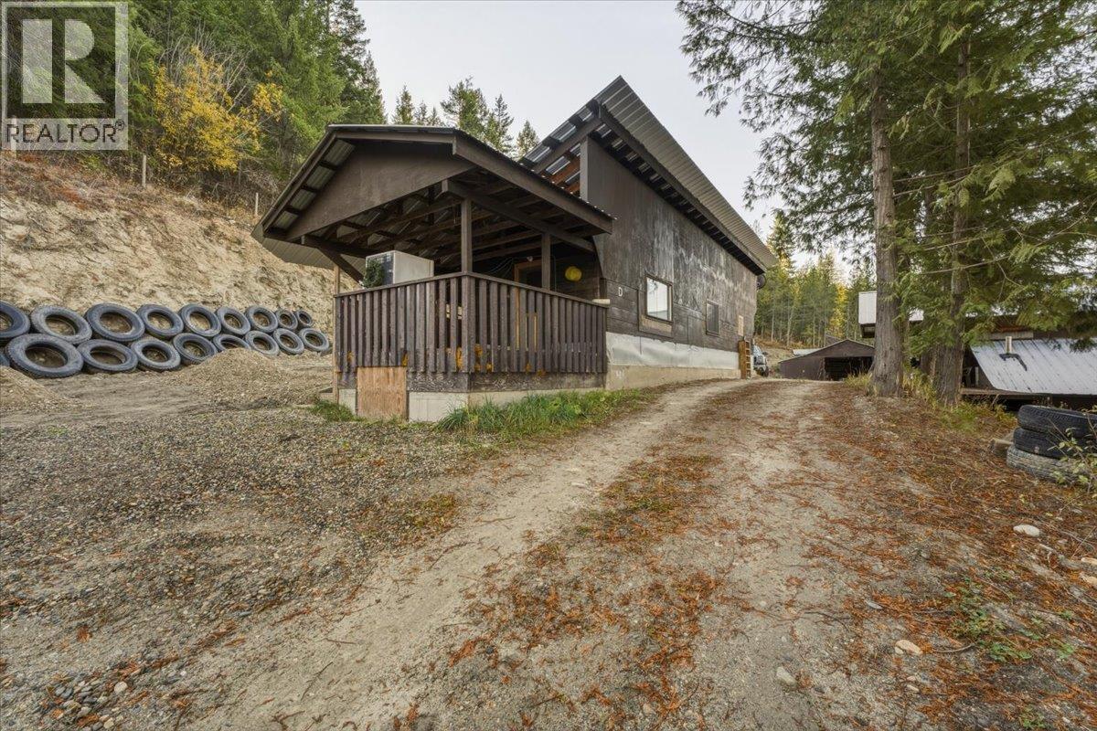 1880 Highway 6 Property Photo 12