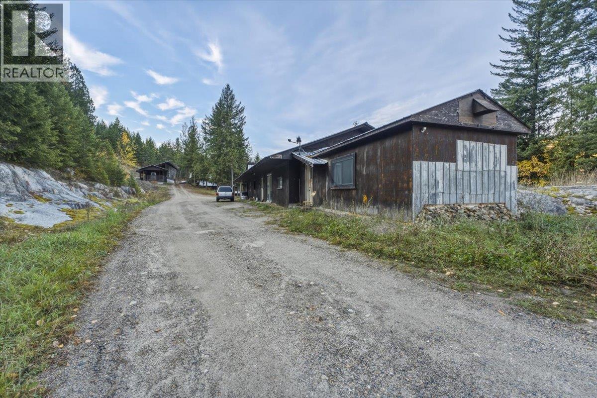 1880 Highway 6 Property Photo 21