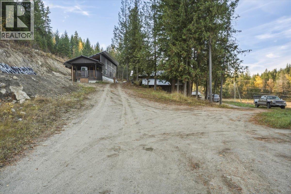 1880 Highway 6 Property Photo 22