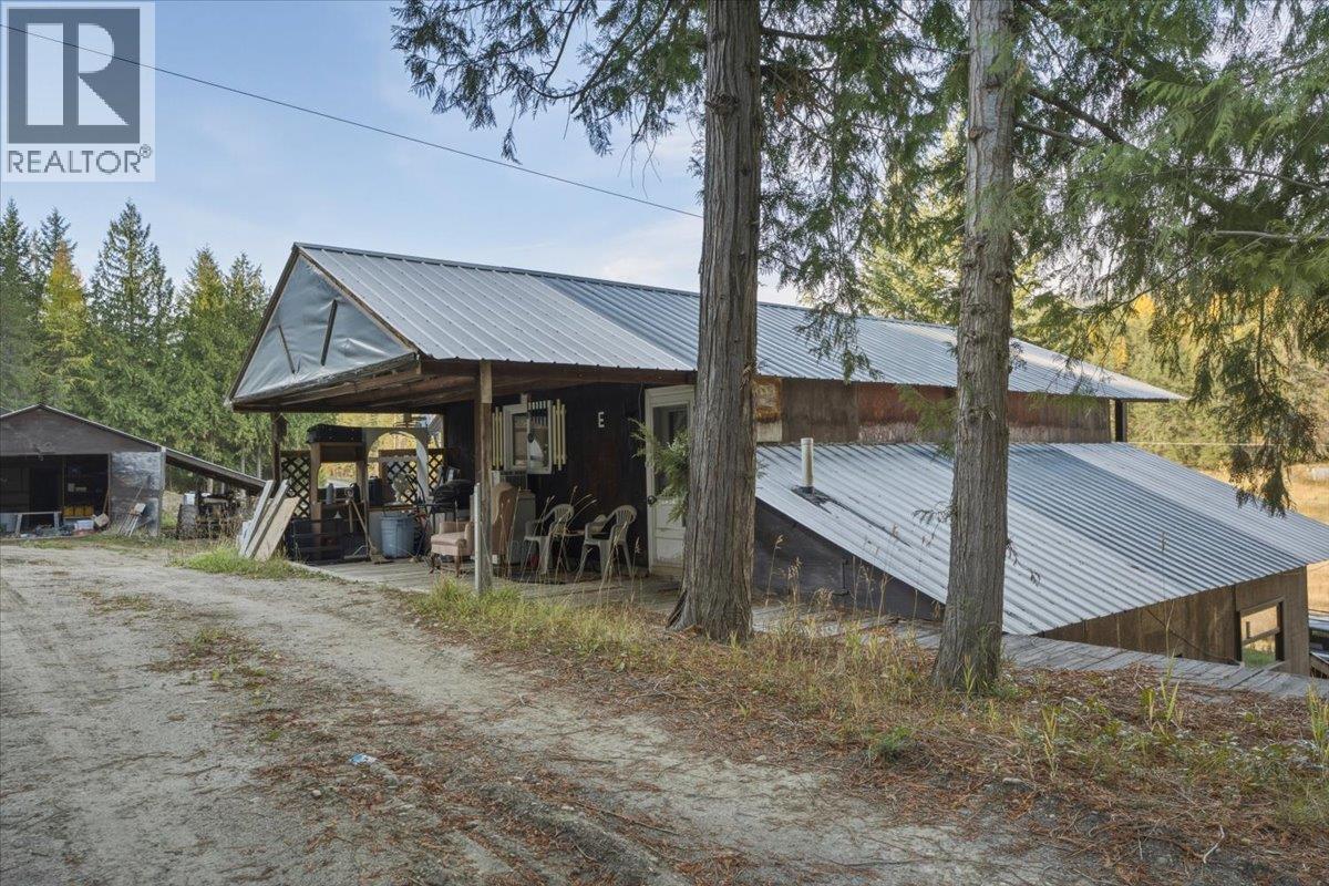 1880 Highway 6 Property Photo 24