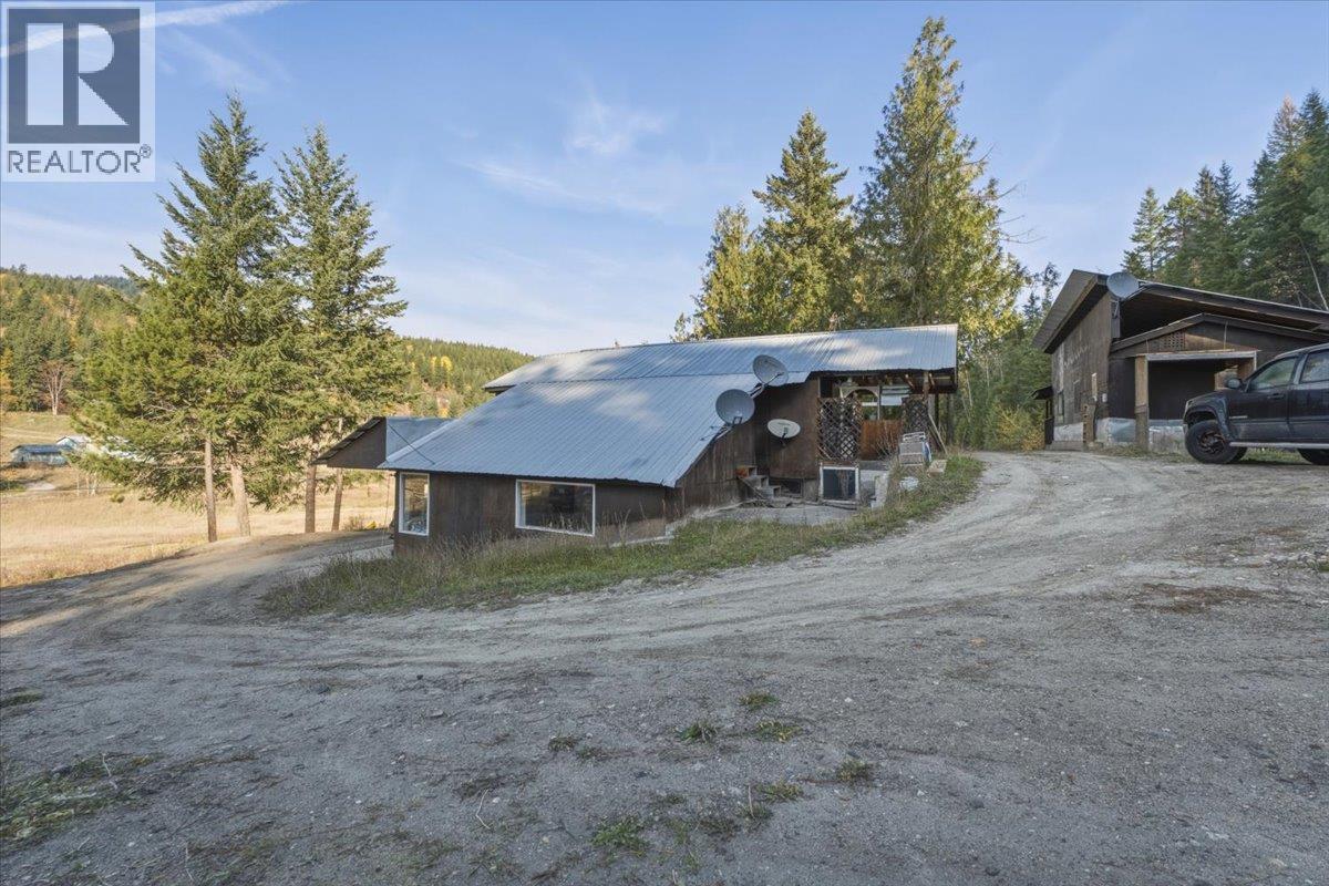 1880 Highway 6 Property Photo 27