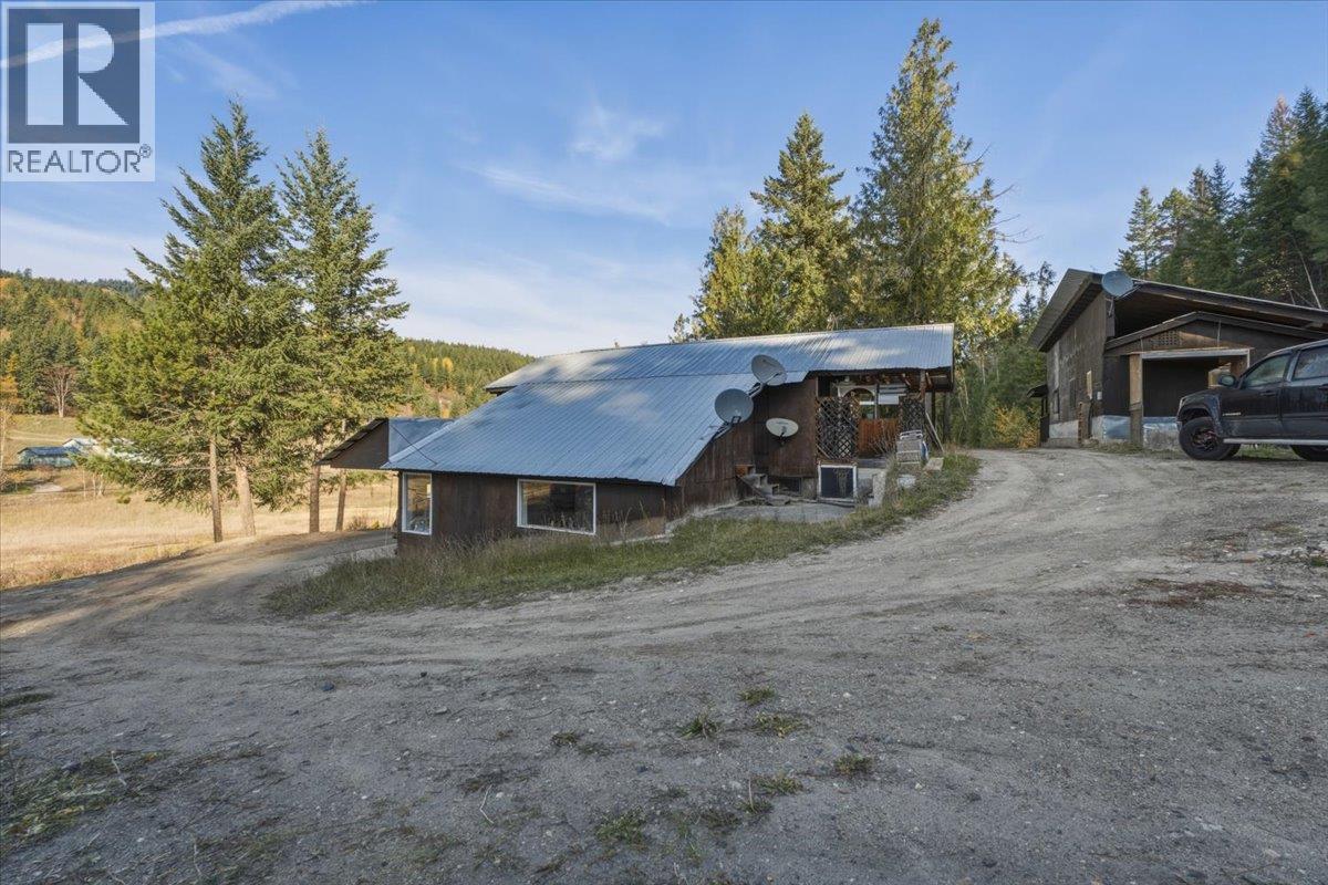 1880 Highway 6 Property Photo 28