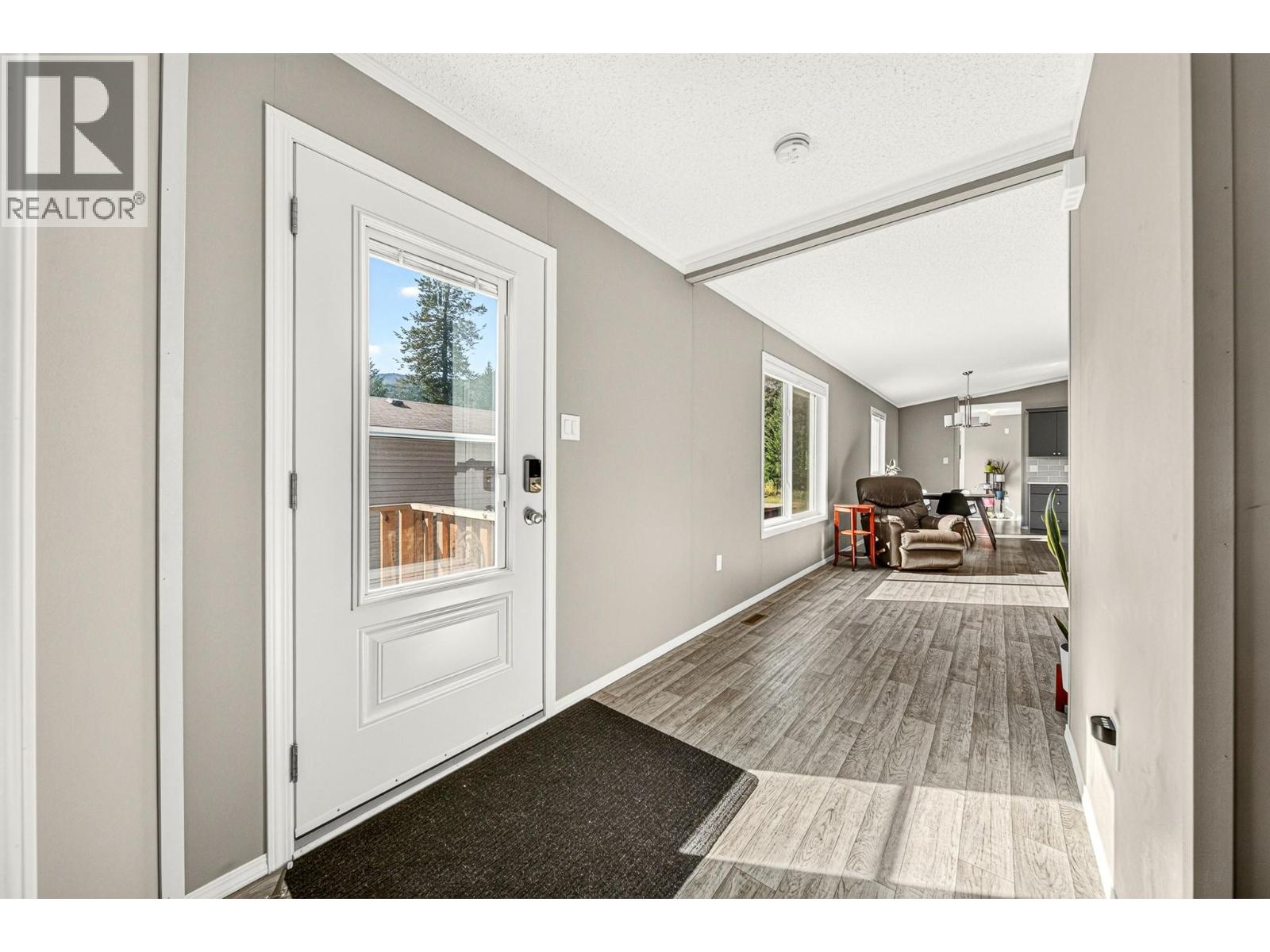 14 Delta Crescent Property Photo 2