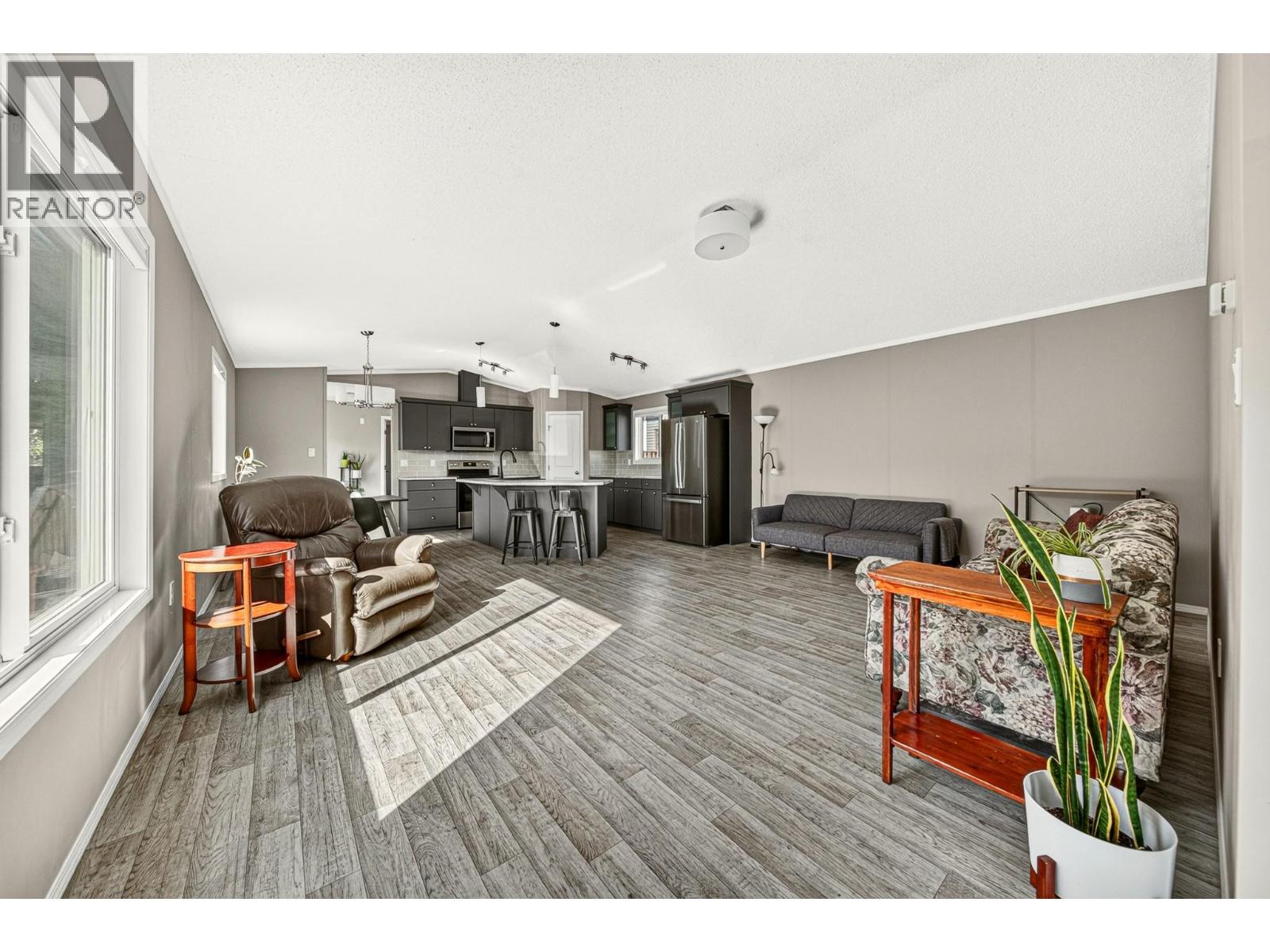 14 Delta Crescent Property Photo 12