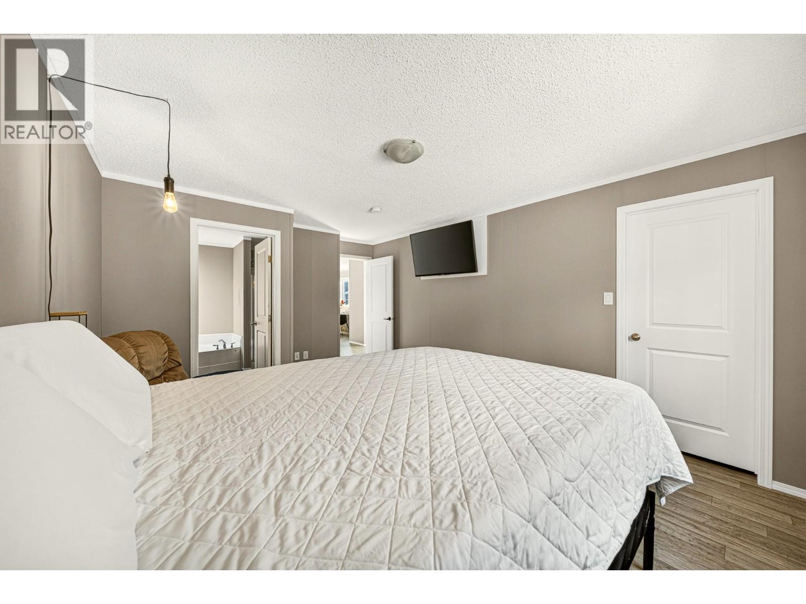 14 Delta Crescent Property Photo 17