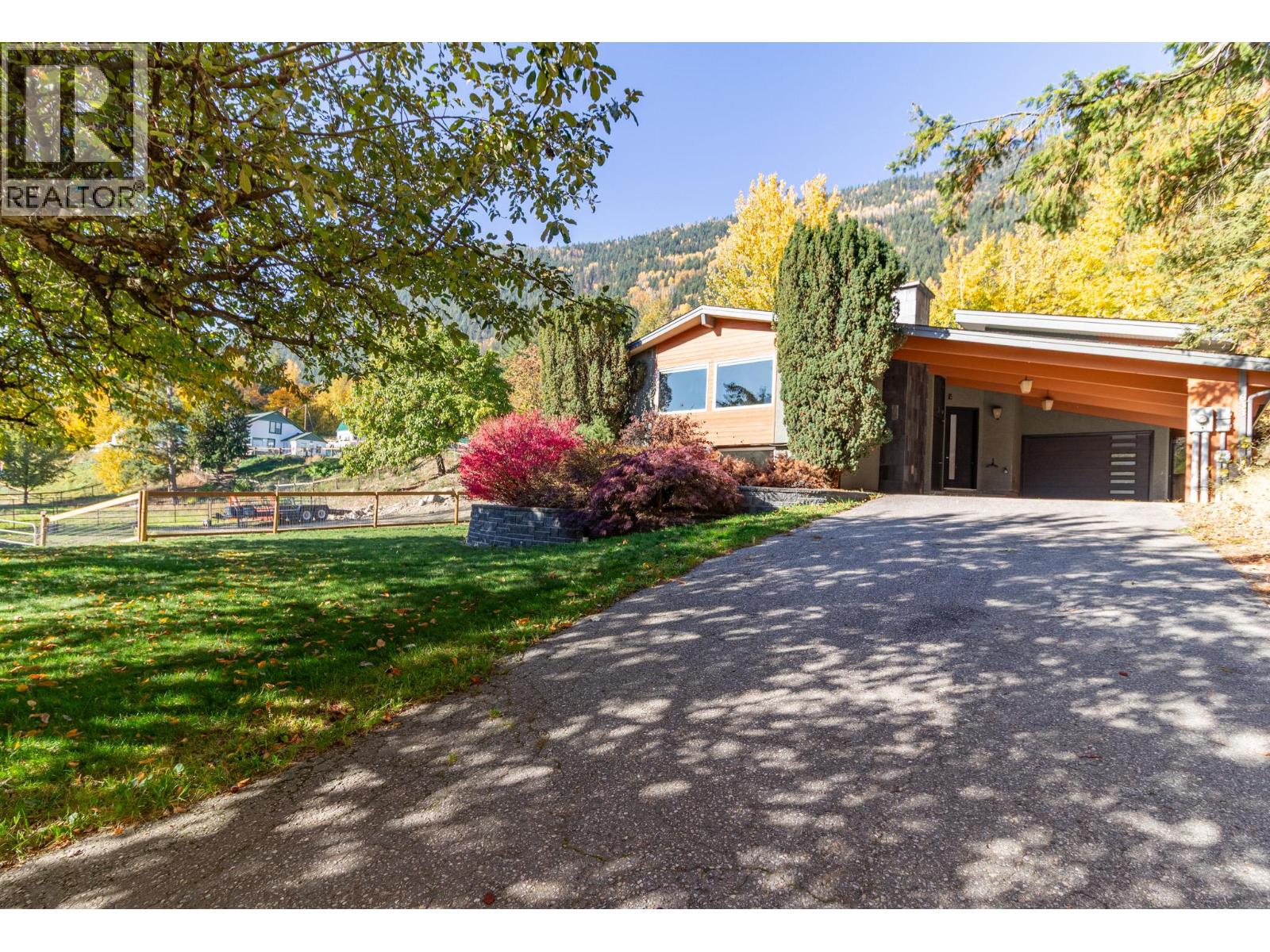 633 Jorgensen Road Property Photo 2