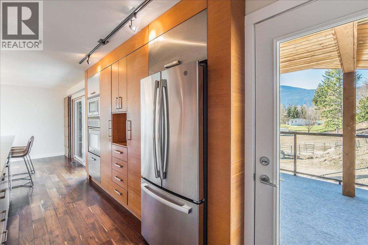 633 Jorgensen Road Property Photo 17