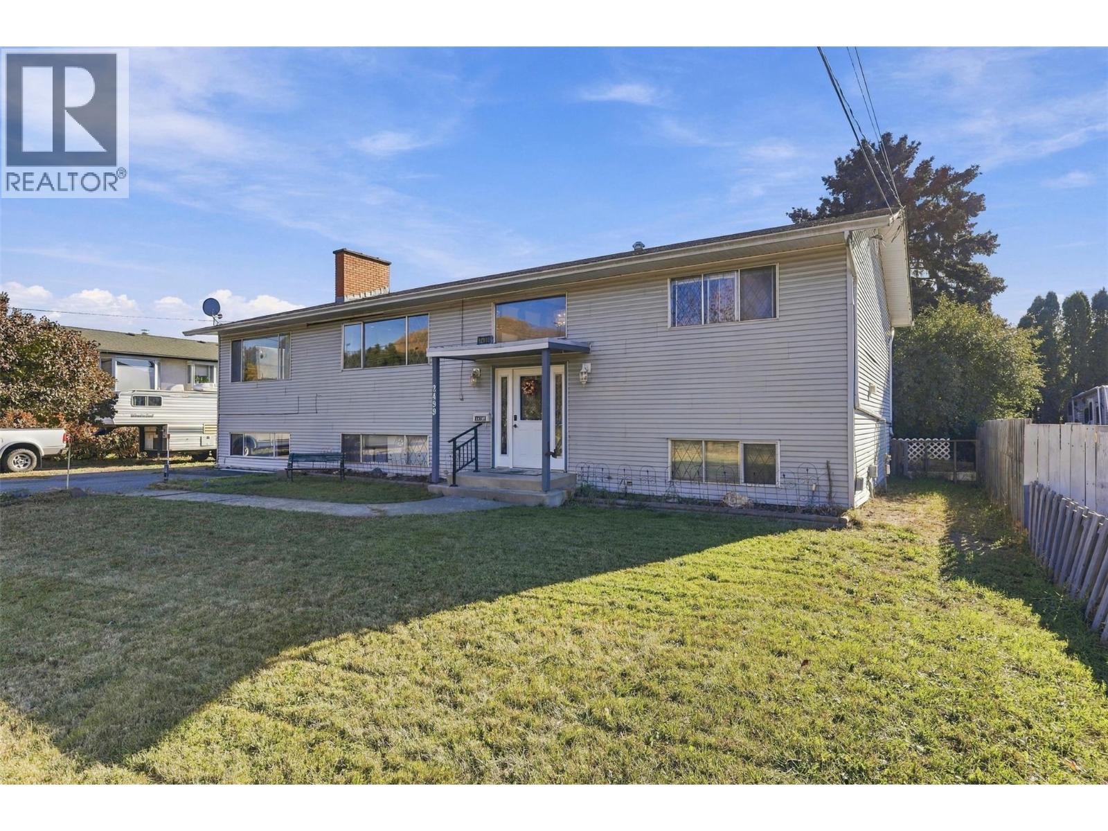 2499 Fleetwood Avenue Property Photo 2