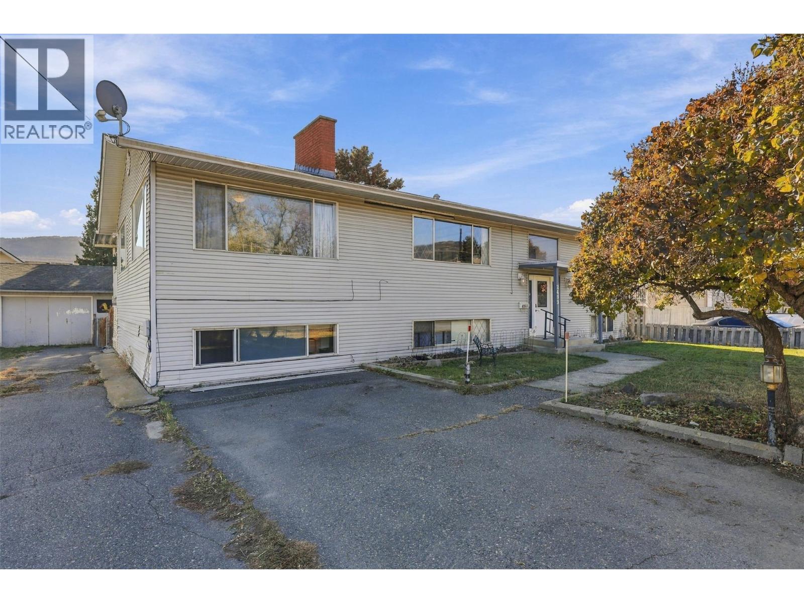 2499 Fleetwood Avenue Property Photo 3