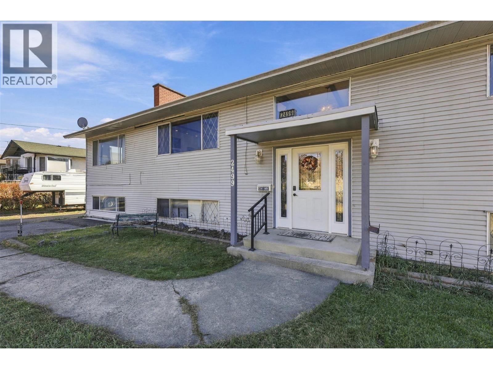 2499 Fleetwood Avenue Property Photo 4