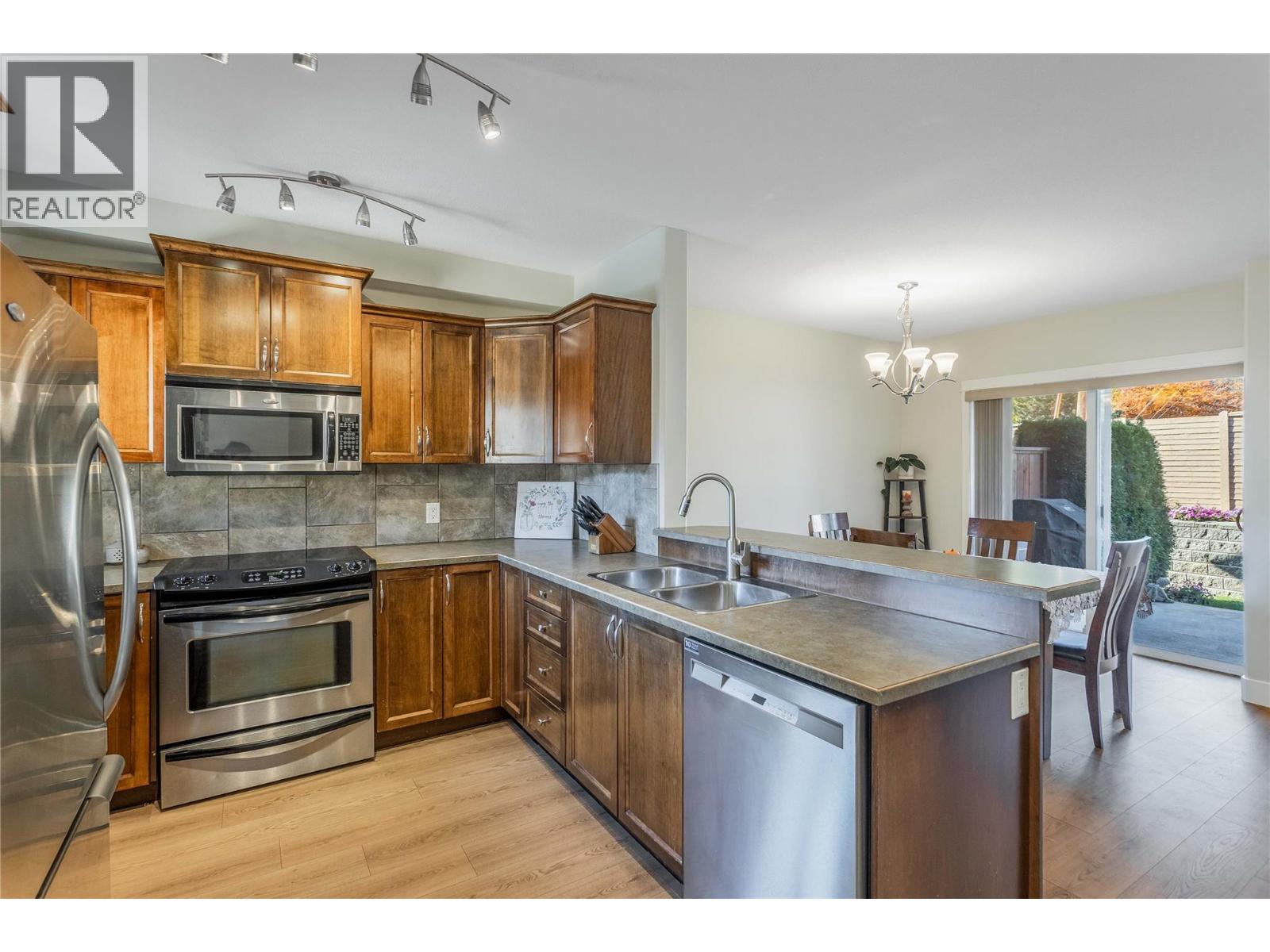 218 Glen Park Drive Unit# 27 Property Photo 6