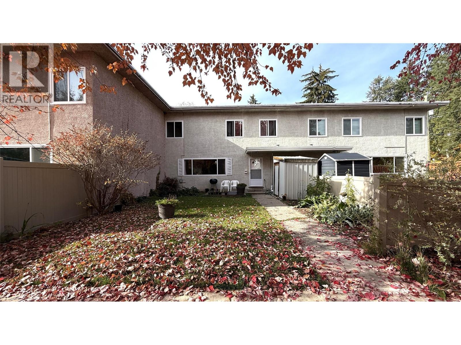 403 Richards Street W Property Photo 1