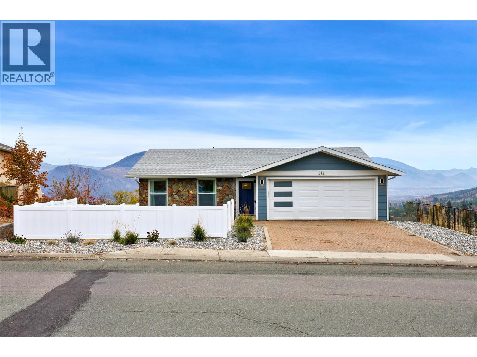 318 Gleneagles Drive Property Photo 1