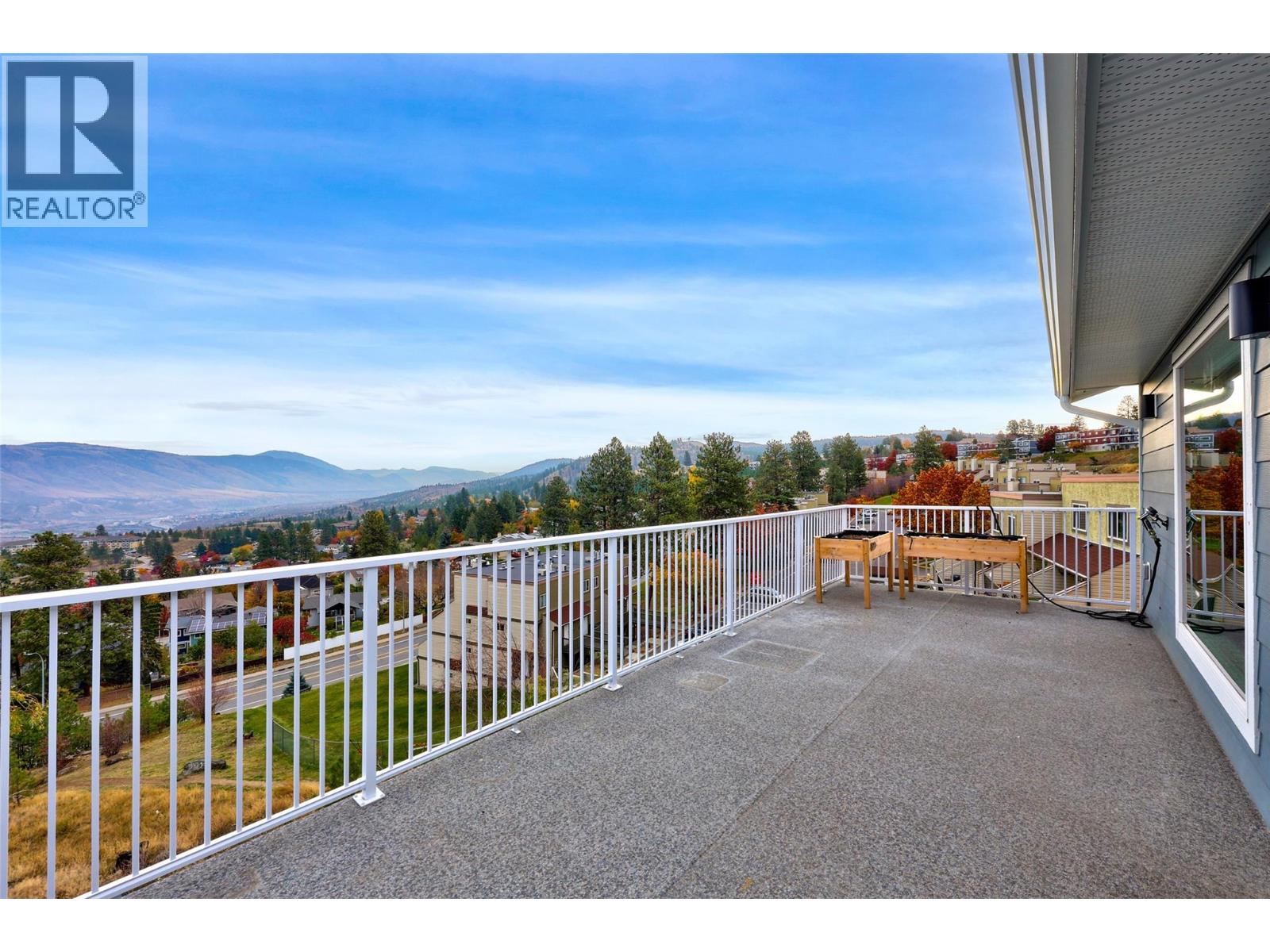 318 Gleneagles Drive Property Photo 23