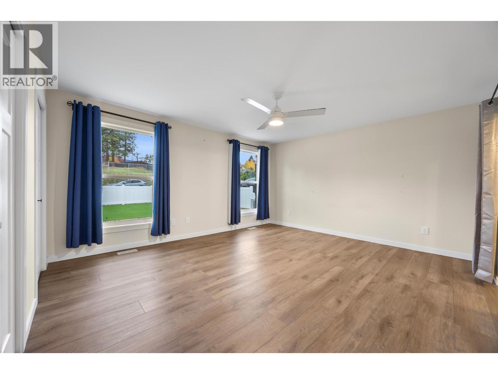 318 Gleneagles Drive Property Photo 28